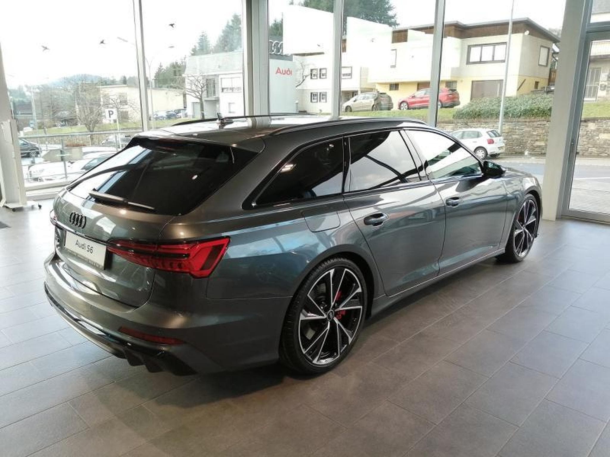 Audi S6 Avant TDI quattro tiptronic (2024) - Photo 4