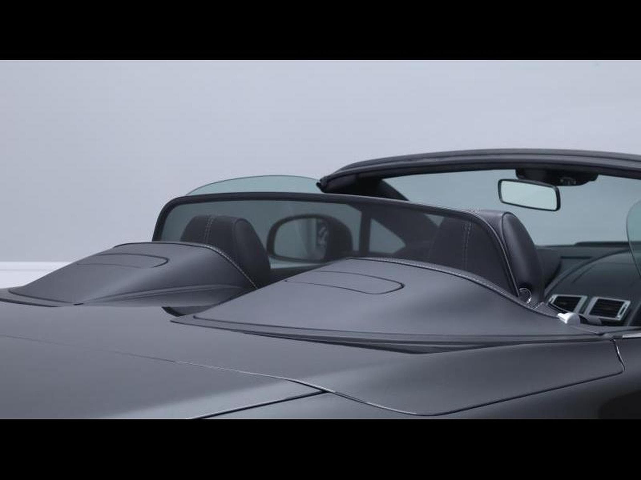 Aston-Martin V8 Vantage 4.7 S Roadster SP10 (2015) - Photo 20