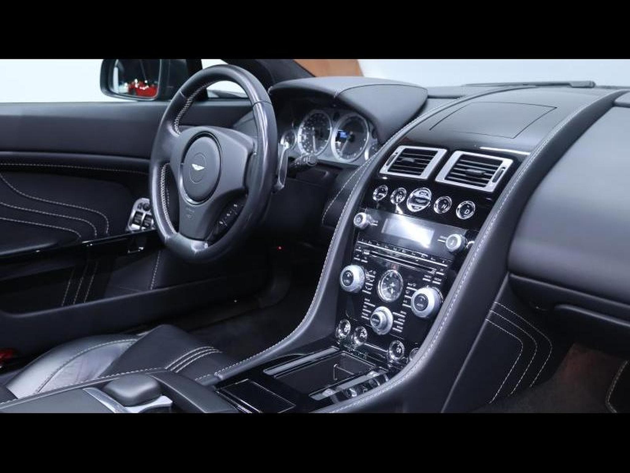 Aston-Martin V8 Vantage 4.7 S Roadster SP10 (2015) - Photo 24