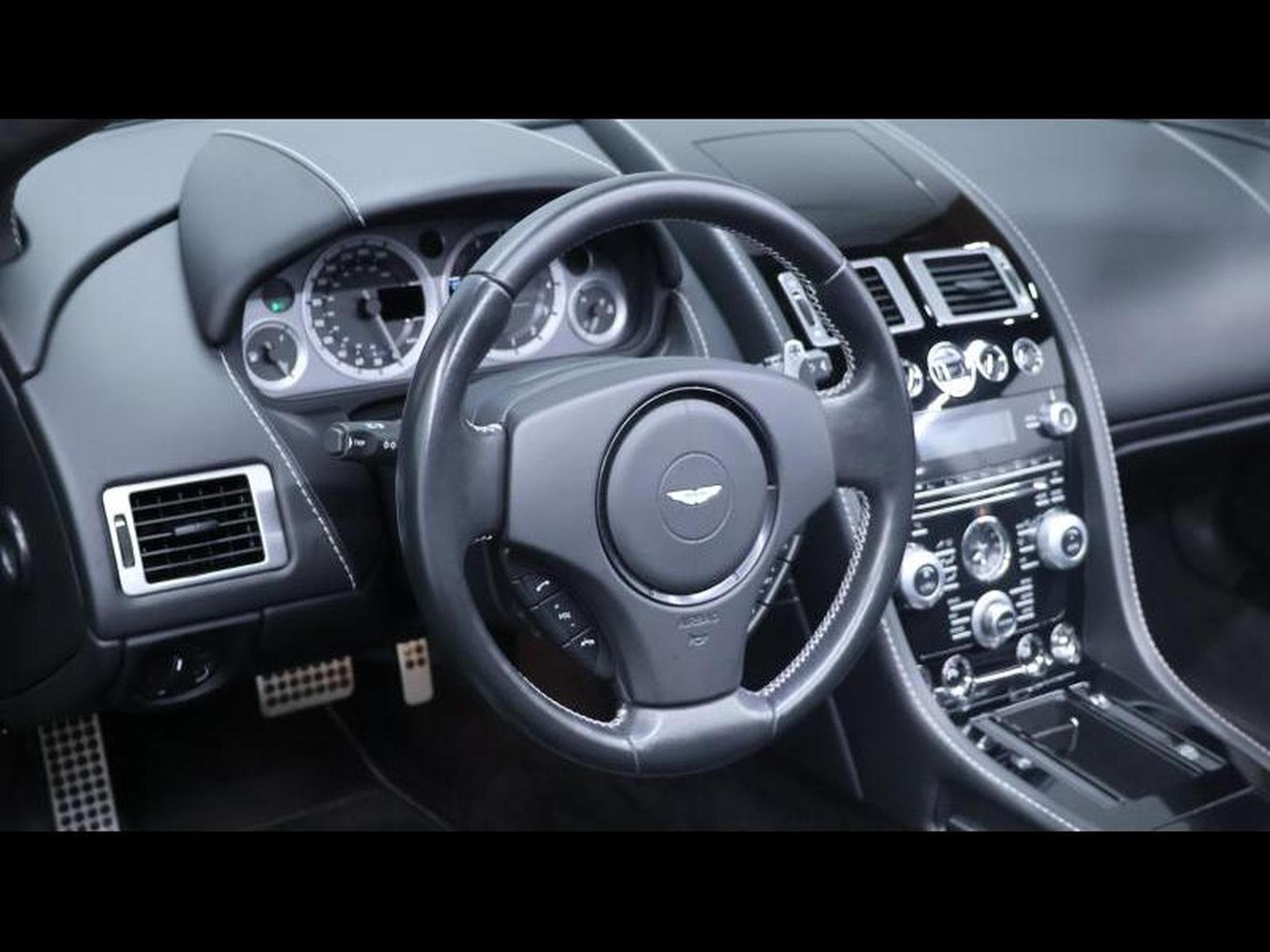 Aston-Martin V8 Vantage 4.7 S Roadster SP10 (2015) - Photo 26