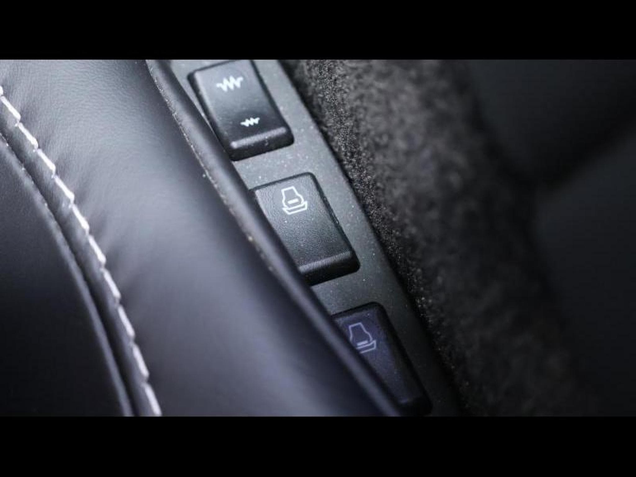 Aston-Martin V8 Vantage 4.7 S Roadster SP10 (2015) - Photo 27