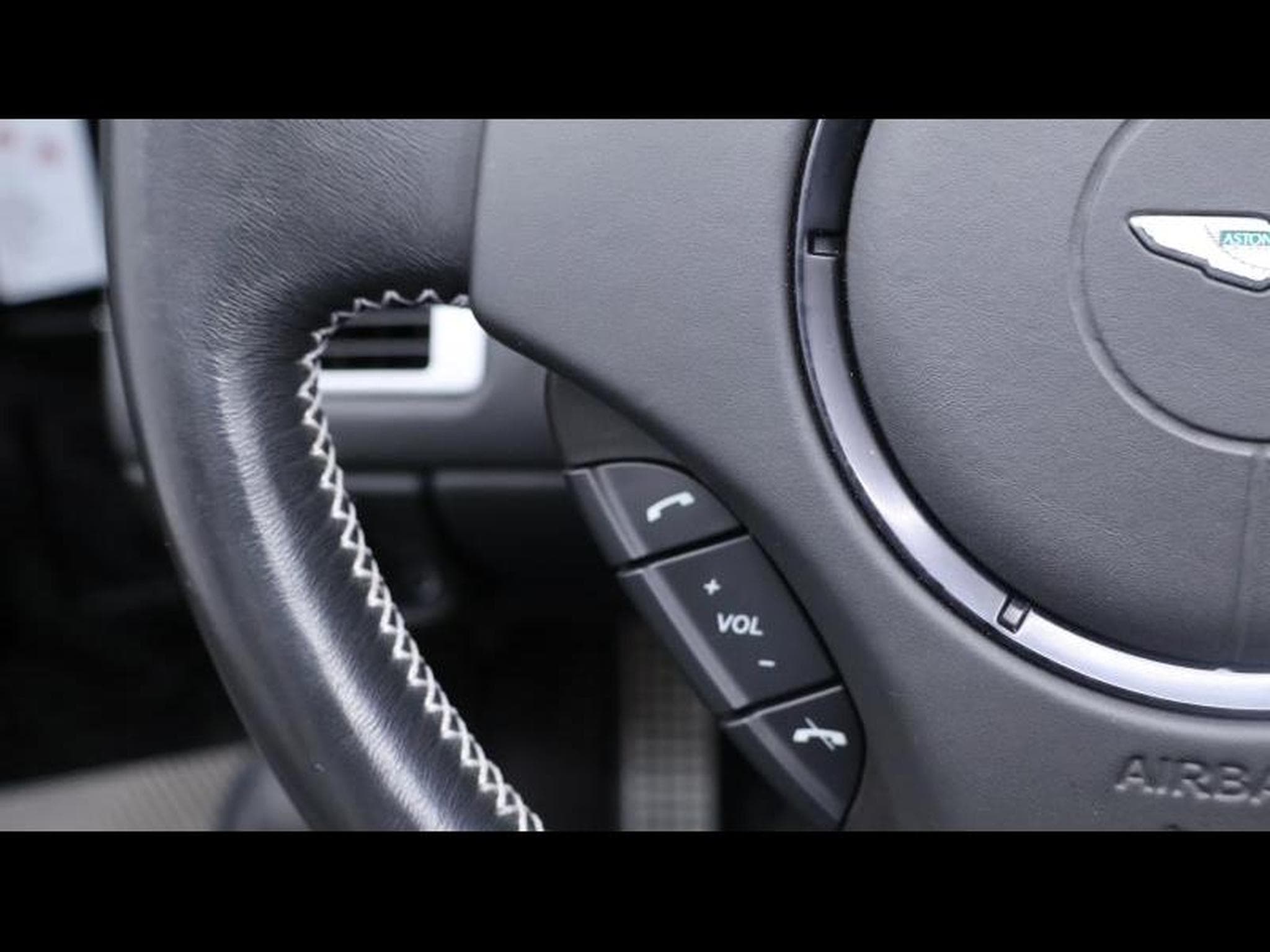 Aston-Martin V8 Vantage 4.7 S Roadster SP10 (2015) - Photo 28