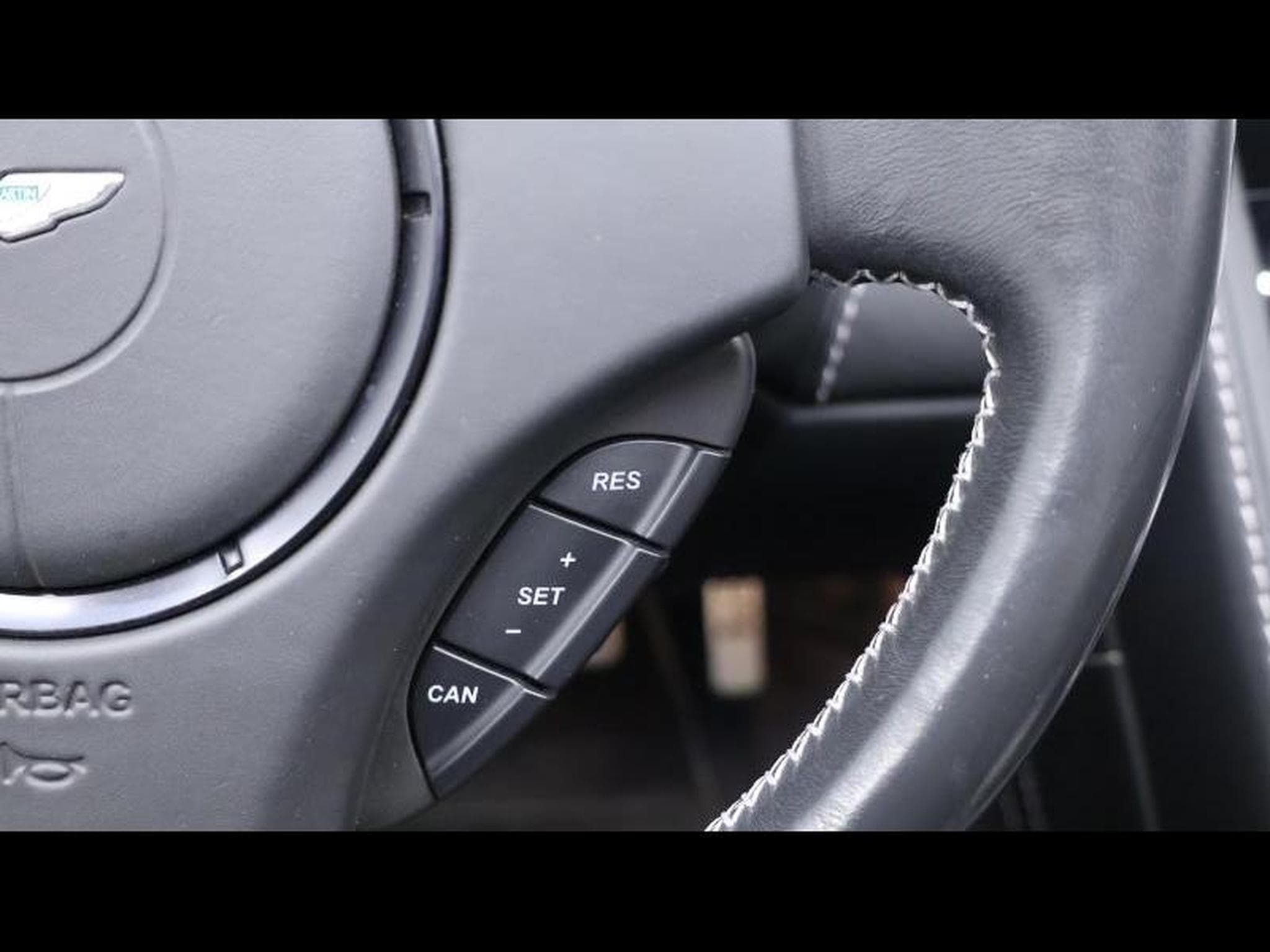 Aston-Martin V8 Vantage 4.7 S Roadster SP10 (2015) - Photo 29