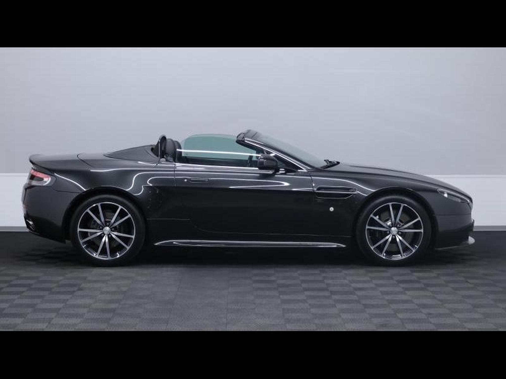 Aston-Martin V8 Vantage 4.7 S Roadster SP10 (2015) - Photo 3