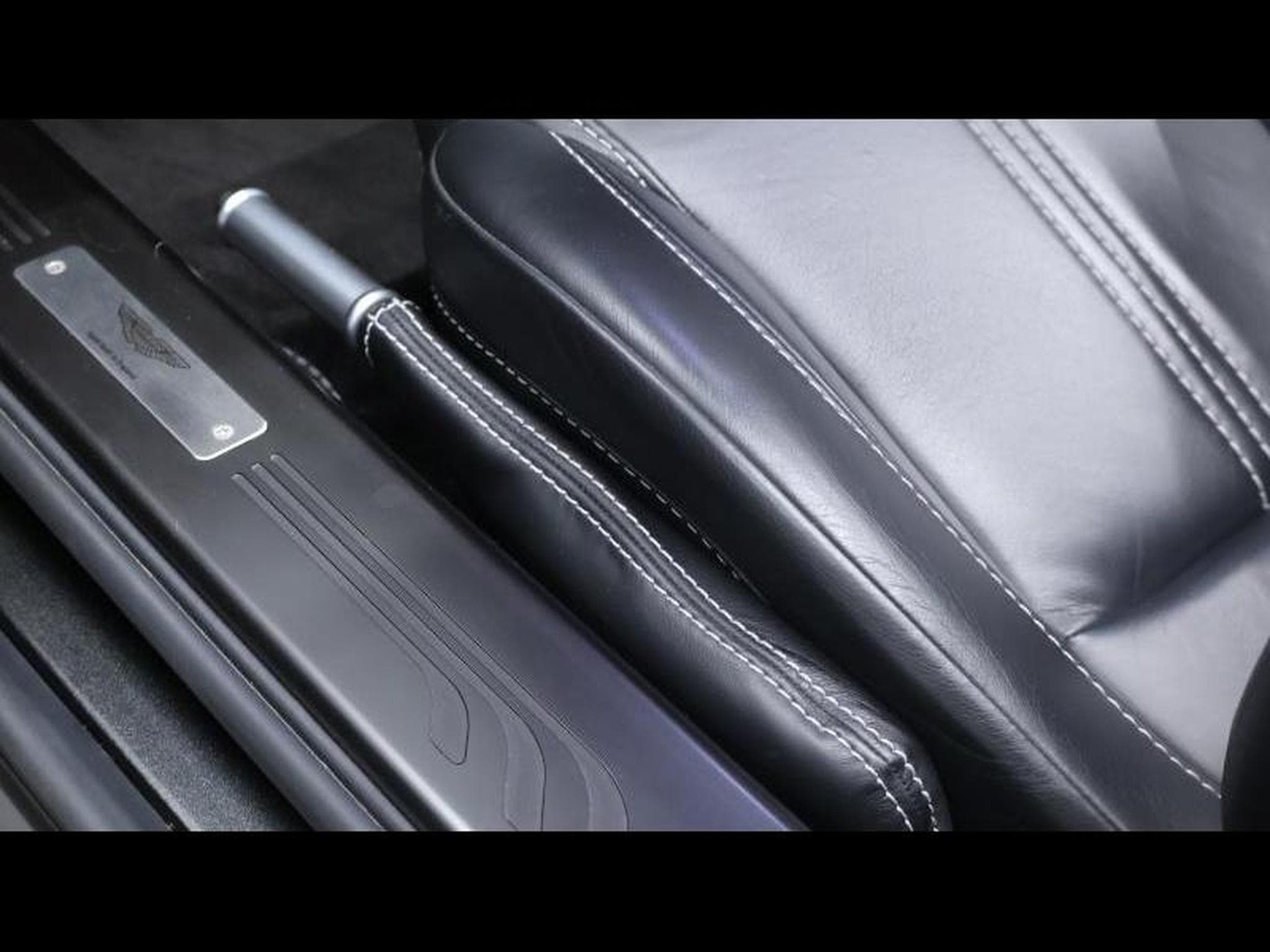 Aston-Martin V8 Vantage 4.7 S Roadster SP10 (2015) - Photo 35