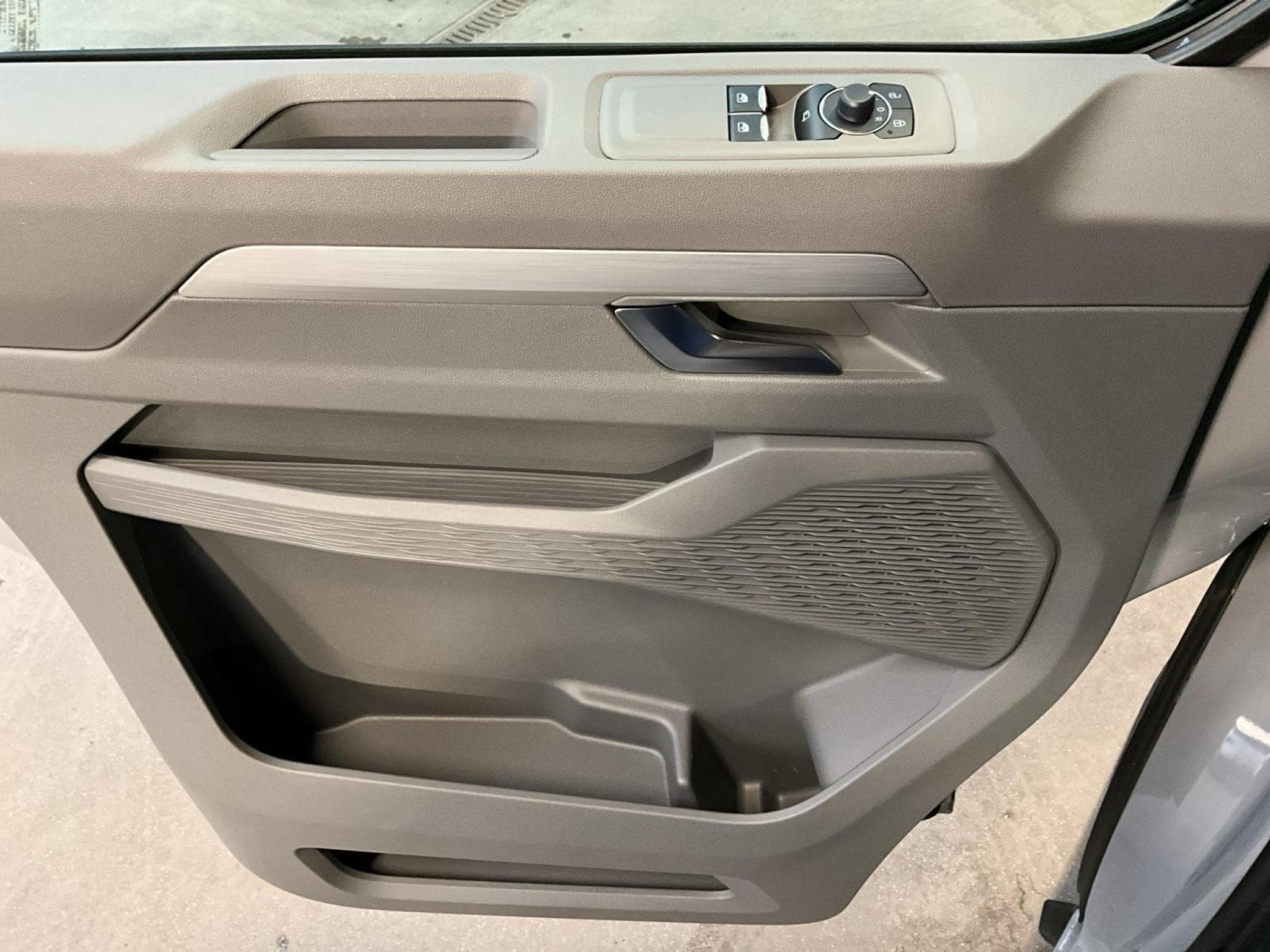 VW T7 Life+Kurz+DSG+9Sitze+LED (2025) - Foto 14