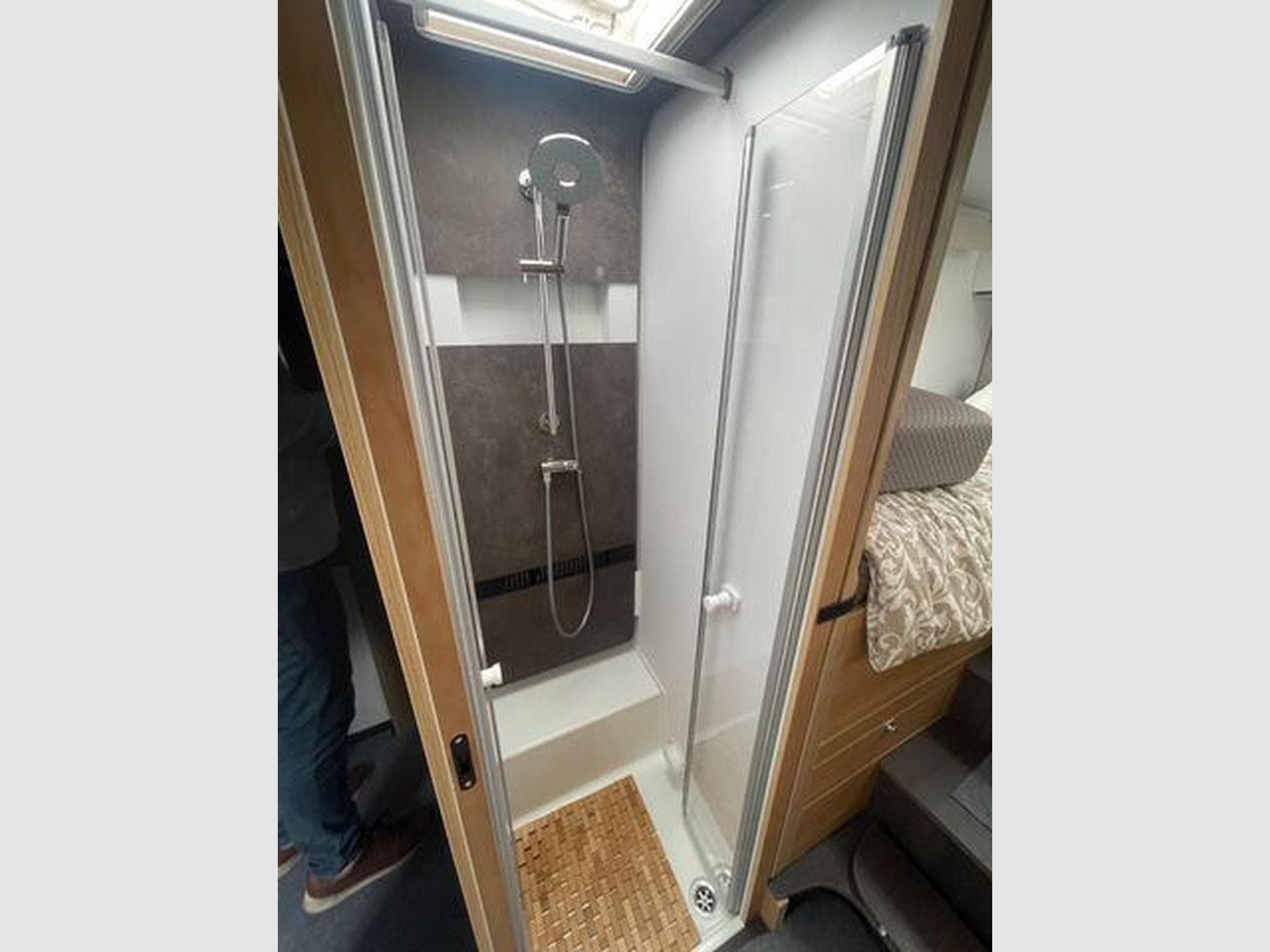 Adria Matrix Plus 670 DL 180 PS Automatik (2025) - Photo 11