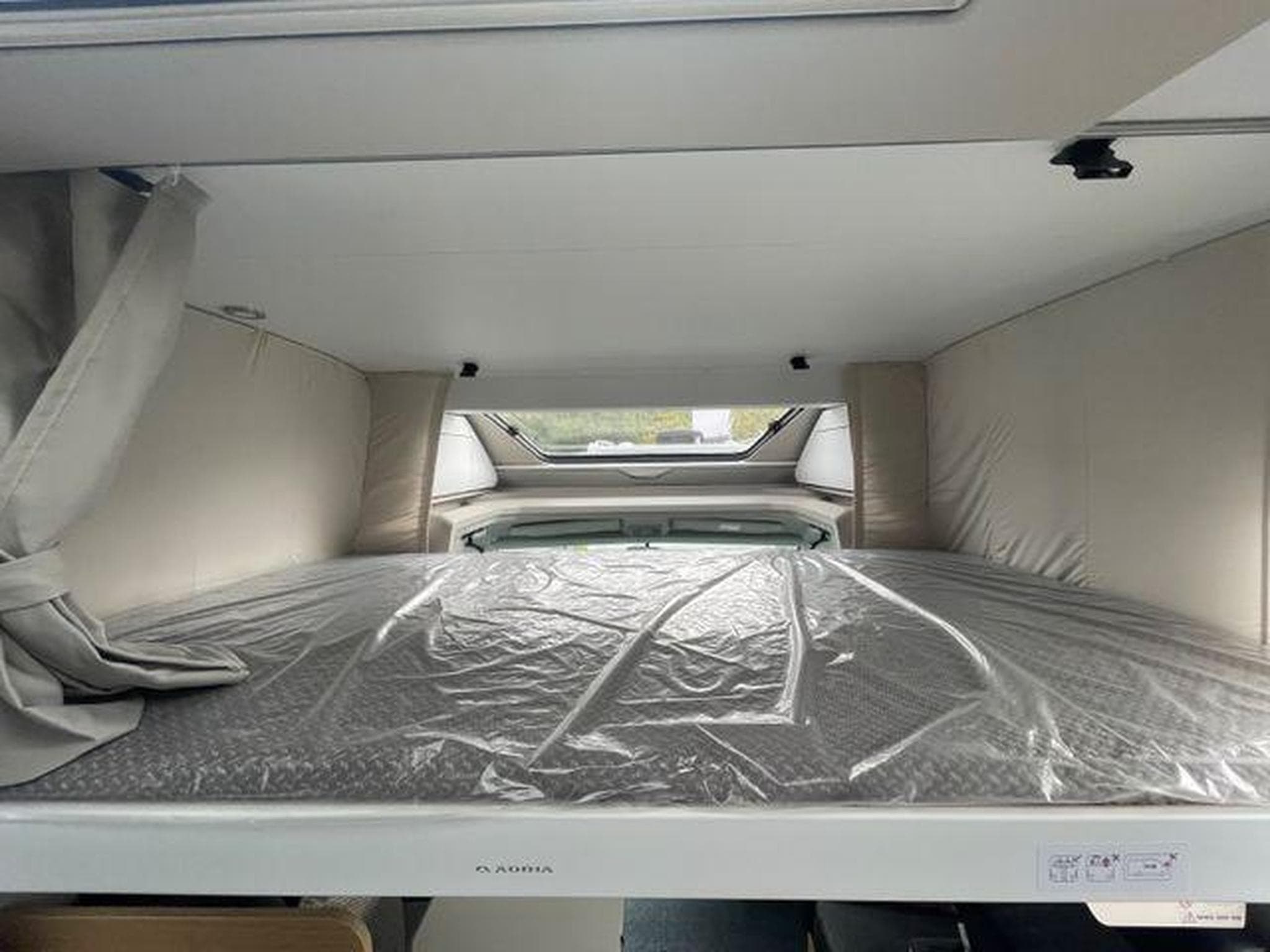 Adria Matrix Plus 670 DL 180 PS Automatik (2025) - Photo 12