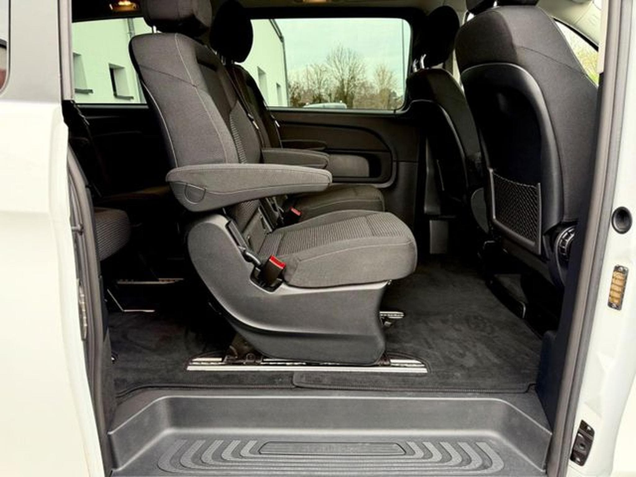 Mercedes V V 250d 4MATIC lang /NAVI/LED/AHK/CAM/GARANTIE/ (2021) - Photo 16