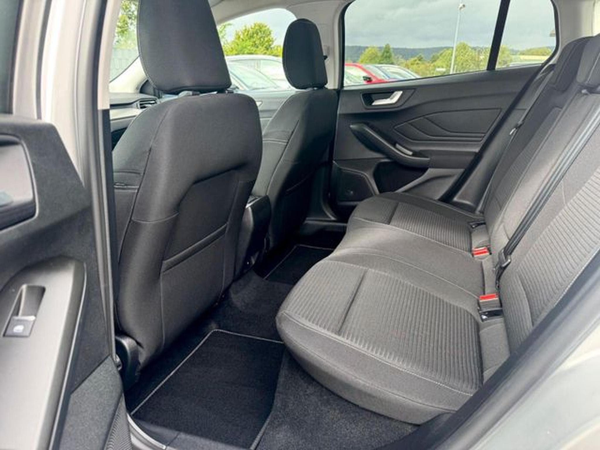 Ford Focus Focus Turnier Titanium X 1.5 TDCI /NAVI/LED/CAM/ (2023) - Foto 14