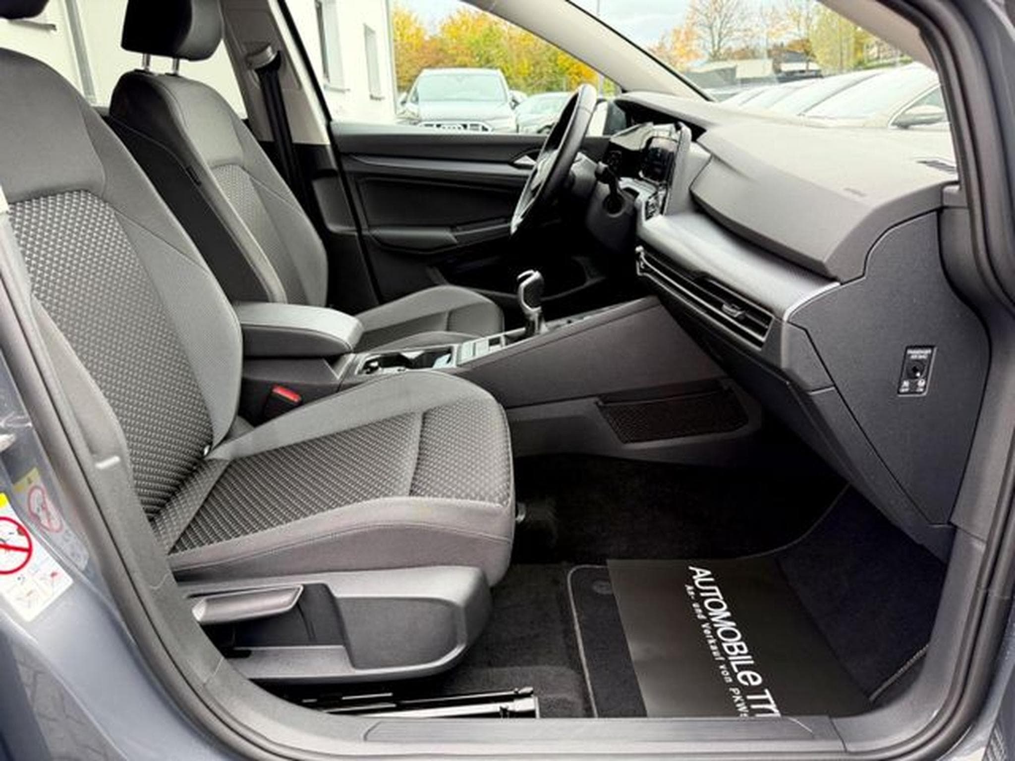 VW Golf Golf 8 Lim. 1.5 TSI /NAVI/LED/ACC/HUD/CAM/GARANT (2023) - Photo 13