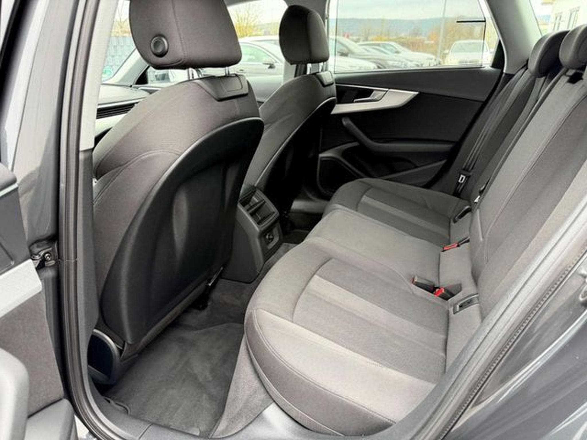 Audi A4 A4 Avant sport 2.0 TFSI /NAVI/LED/AHK/GARANTIE/ (2018) - Foto 13