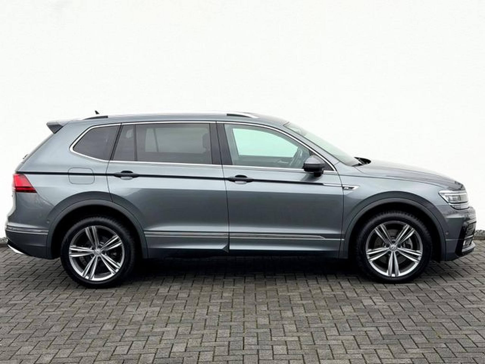 VW Tiguan Tiguan Allspace R Line 2.0 TSI DSG 4Motion (2019) - Photo 4