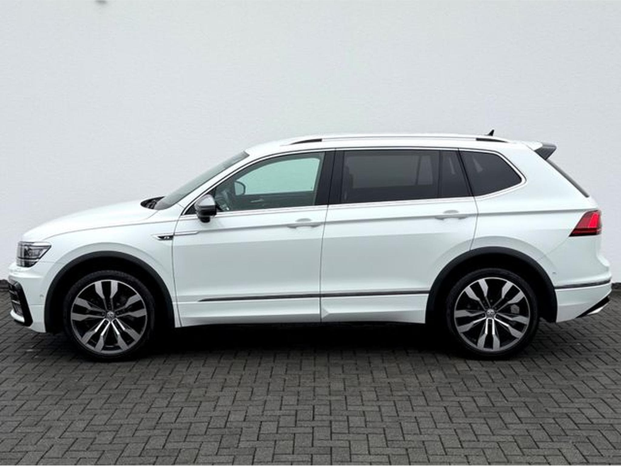 VW Tiguan Tiguan Allspace 3 x R Line 2.0 TSI DSG  4Motion (2020) - Photo 8