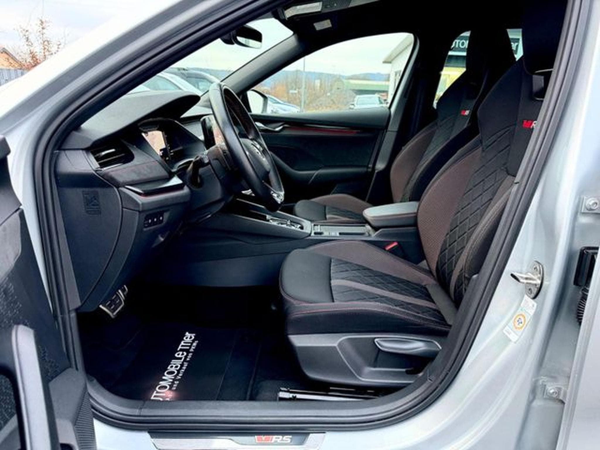 Skoda Octavia Octavia Combi RS 2.0 TDI DSG /NAVI/LED/HUD/AHK/ (2022) - Photo 9