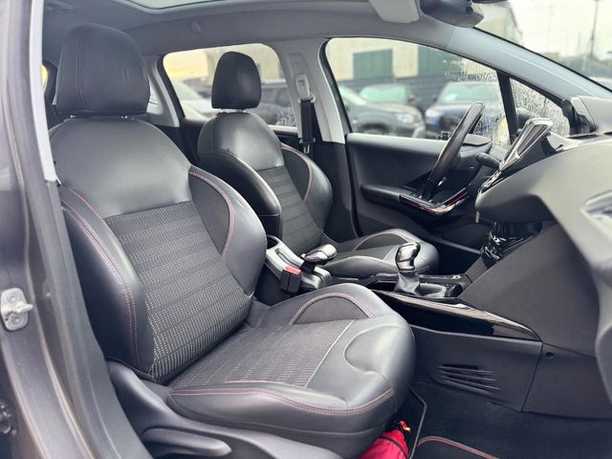 Peugeot 2008 2008 BLUE HDI 100 *GT-LINE*PANORAMA*SPORTSITZE* (2019) - Photo 15