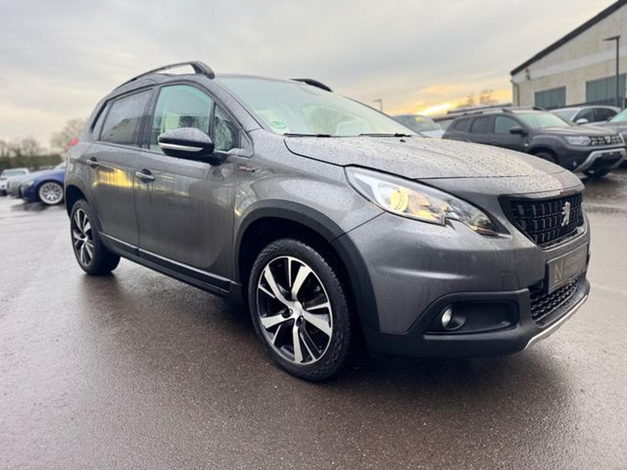 Peugeot 2008 2008 BLUE HDI 100 *GT-LINE*PANORAMA*SPORTSITZE* (2019) - Photo 4