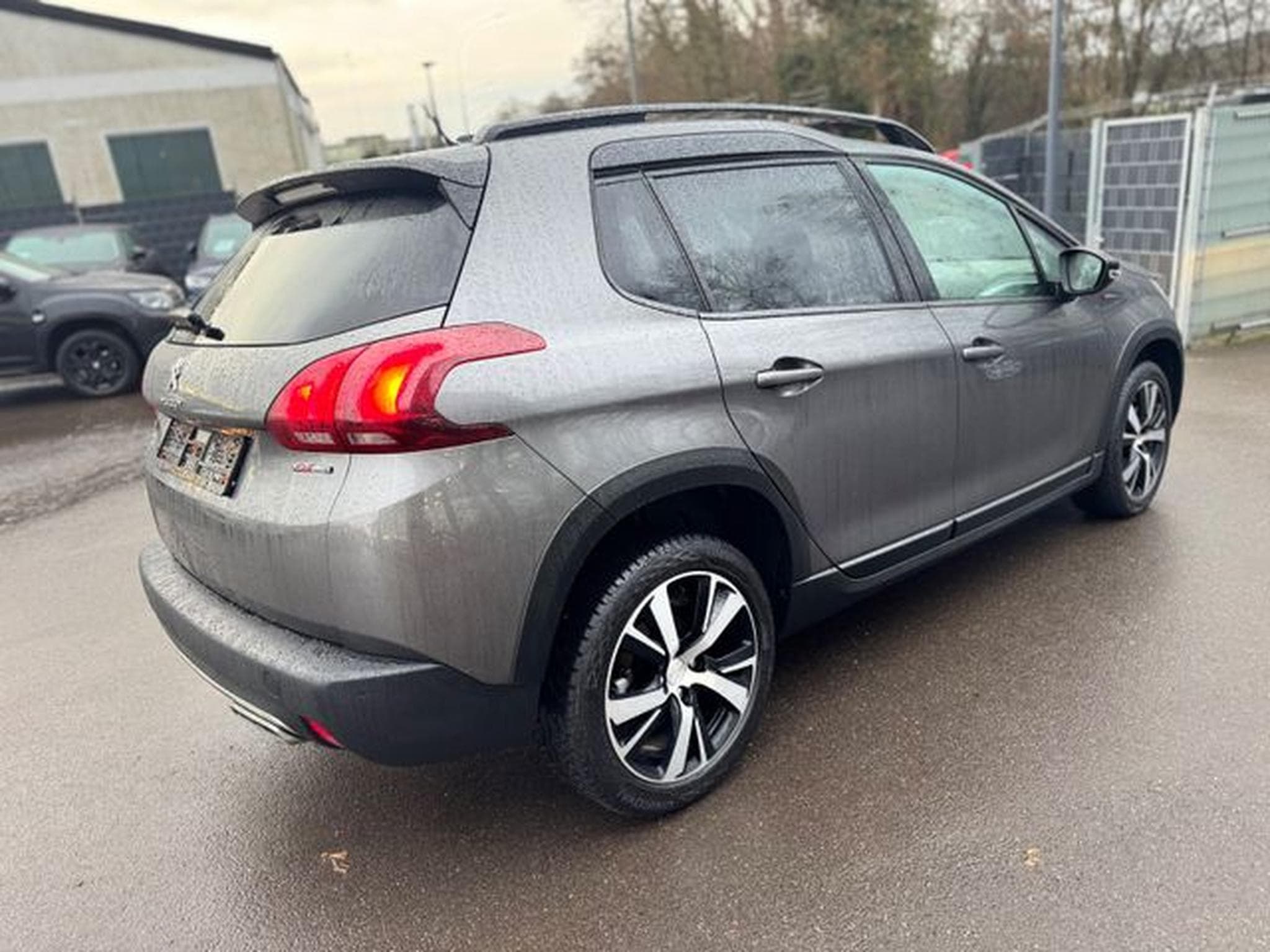 Peugeot 2008 2008 BLUE HDI 100 *GT-LINE*PANORAMA*SPORTSITZE* (2019) - Photo 6