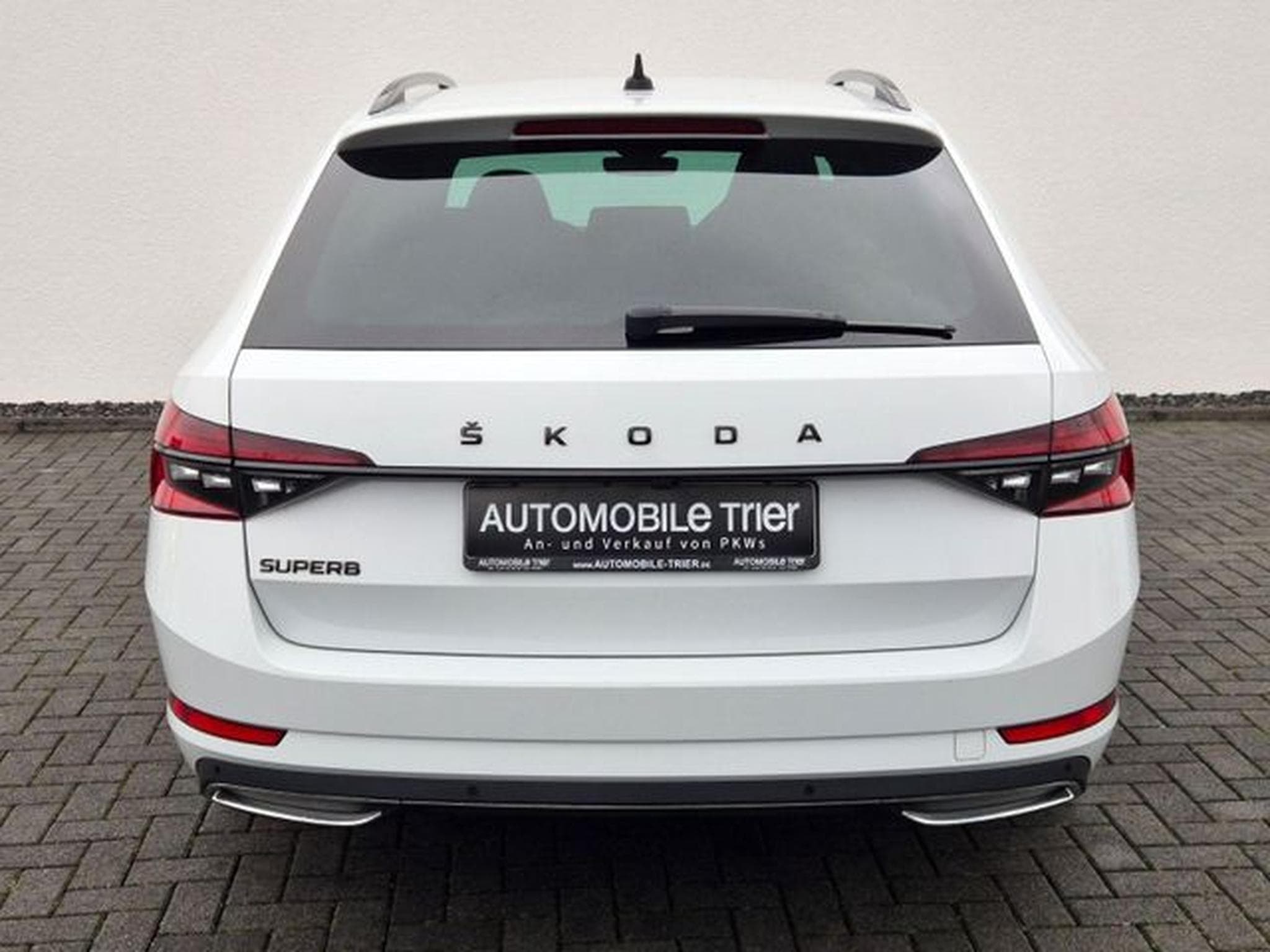 Skoda Superb Superb Combi Sportline 2.0 TSI DSG / / 1.HAND // (2022) - Foto 6