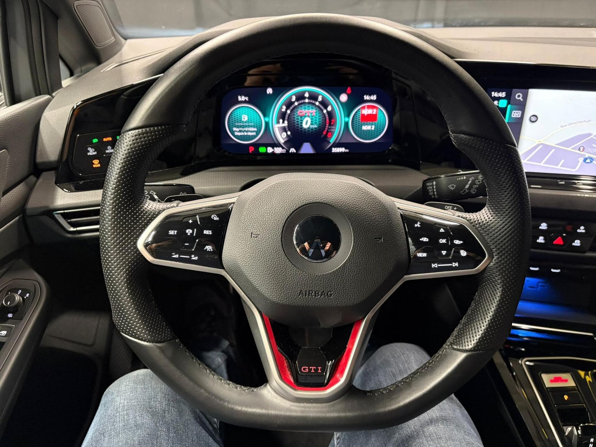 VW Golf GTI 2.0 TSI  245 CH DSG7 (2022) - Photo 8