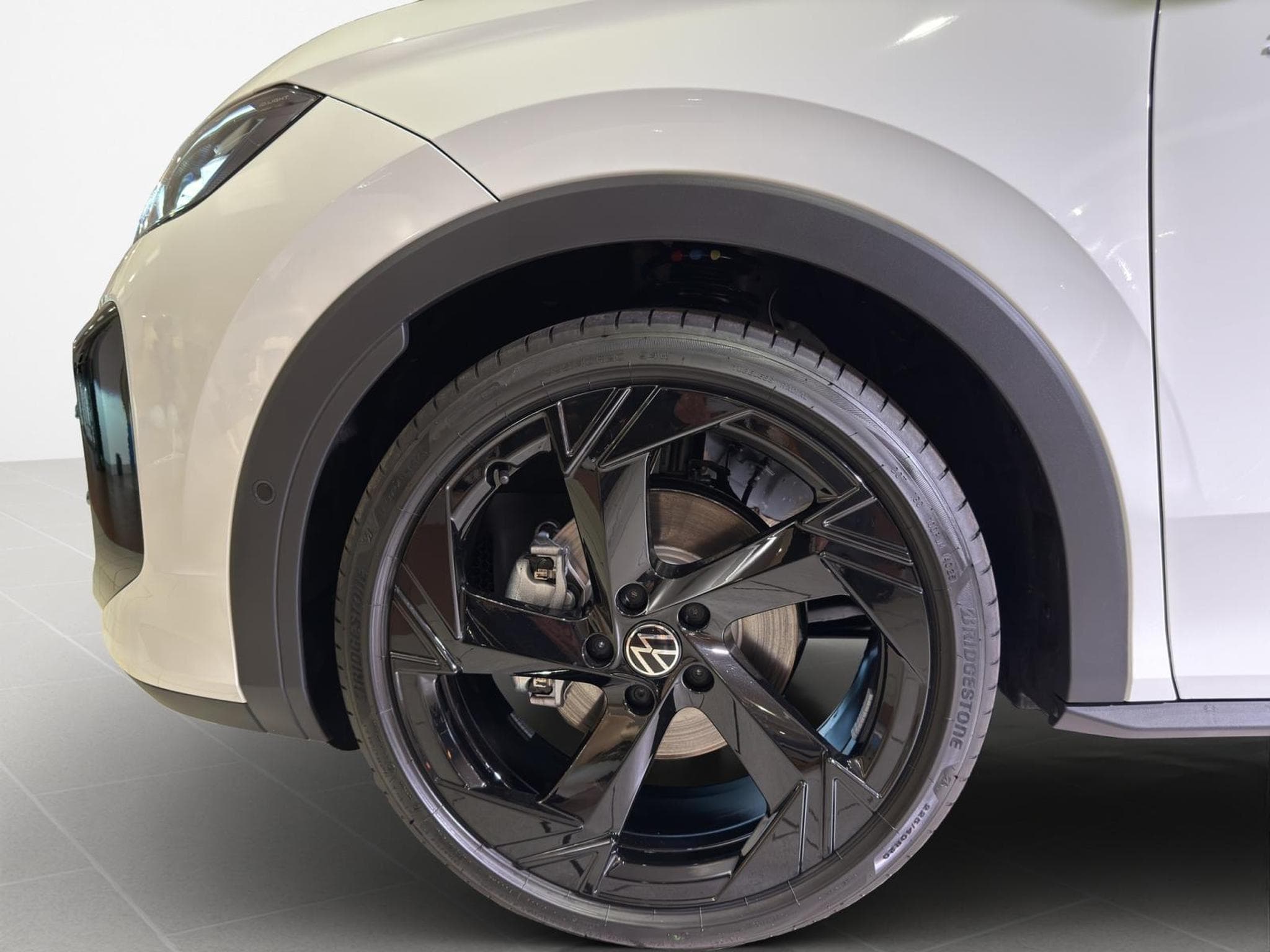 VW T-Roc R-LINE (2025) - Foto 8