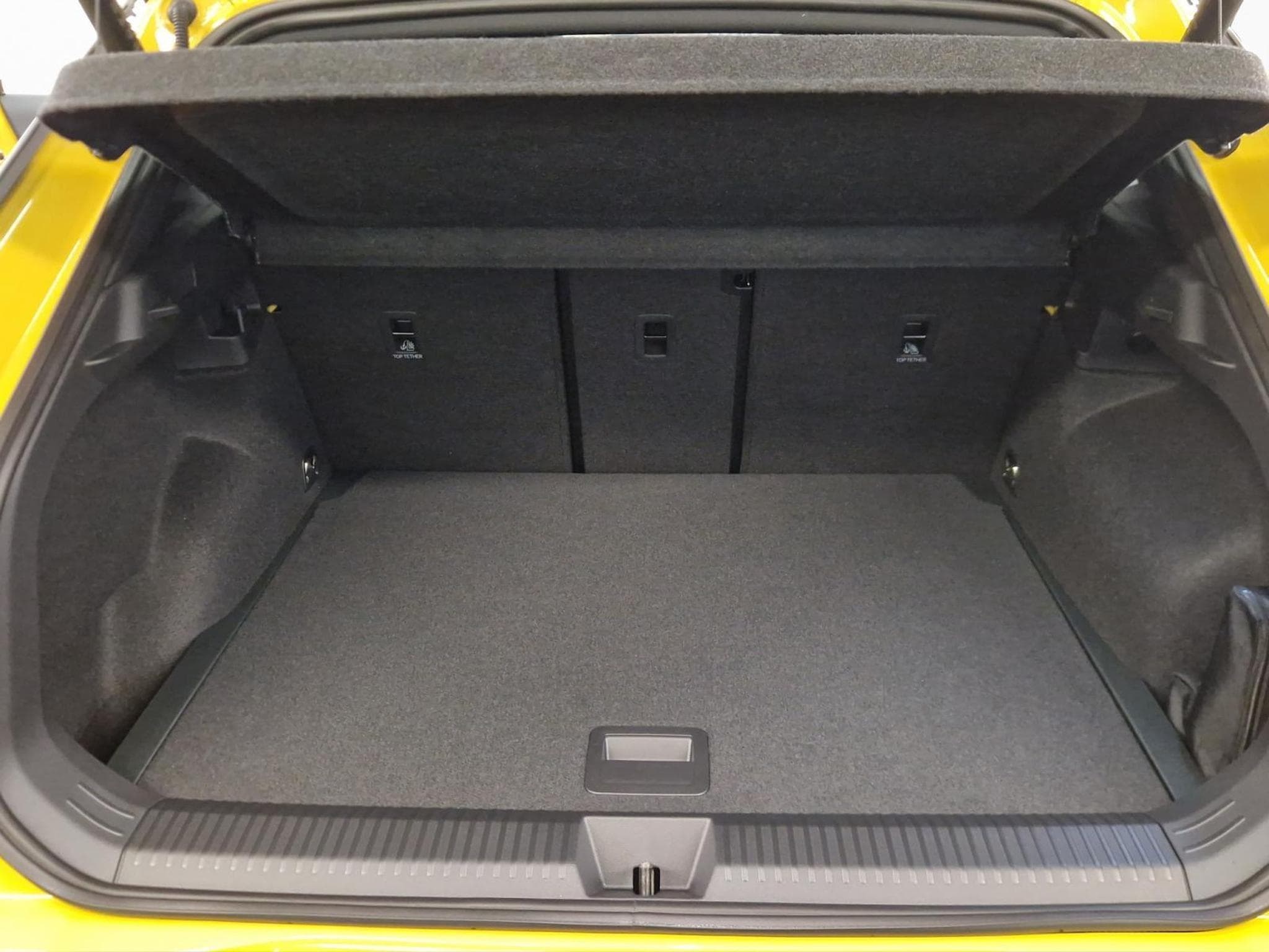 VW T-Roc R-LINE (2025) - Foto 17