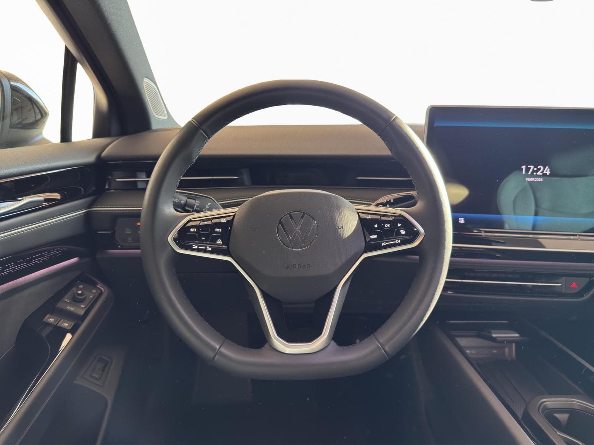 VW ID.7 PRO (2024) - Photo 10