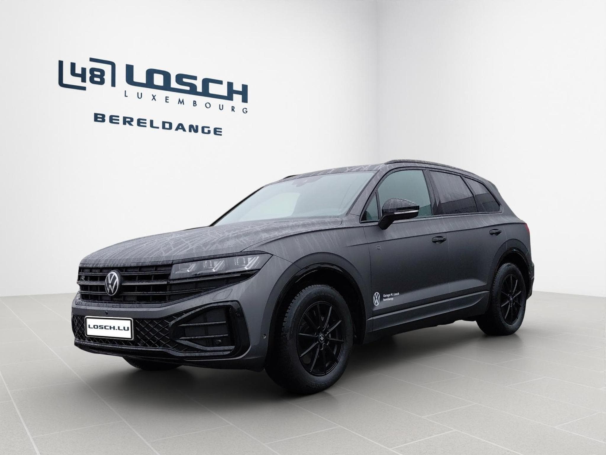 VW Touareg R-Line (2025) - Photo 1
