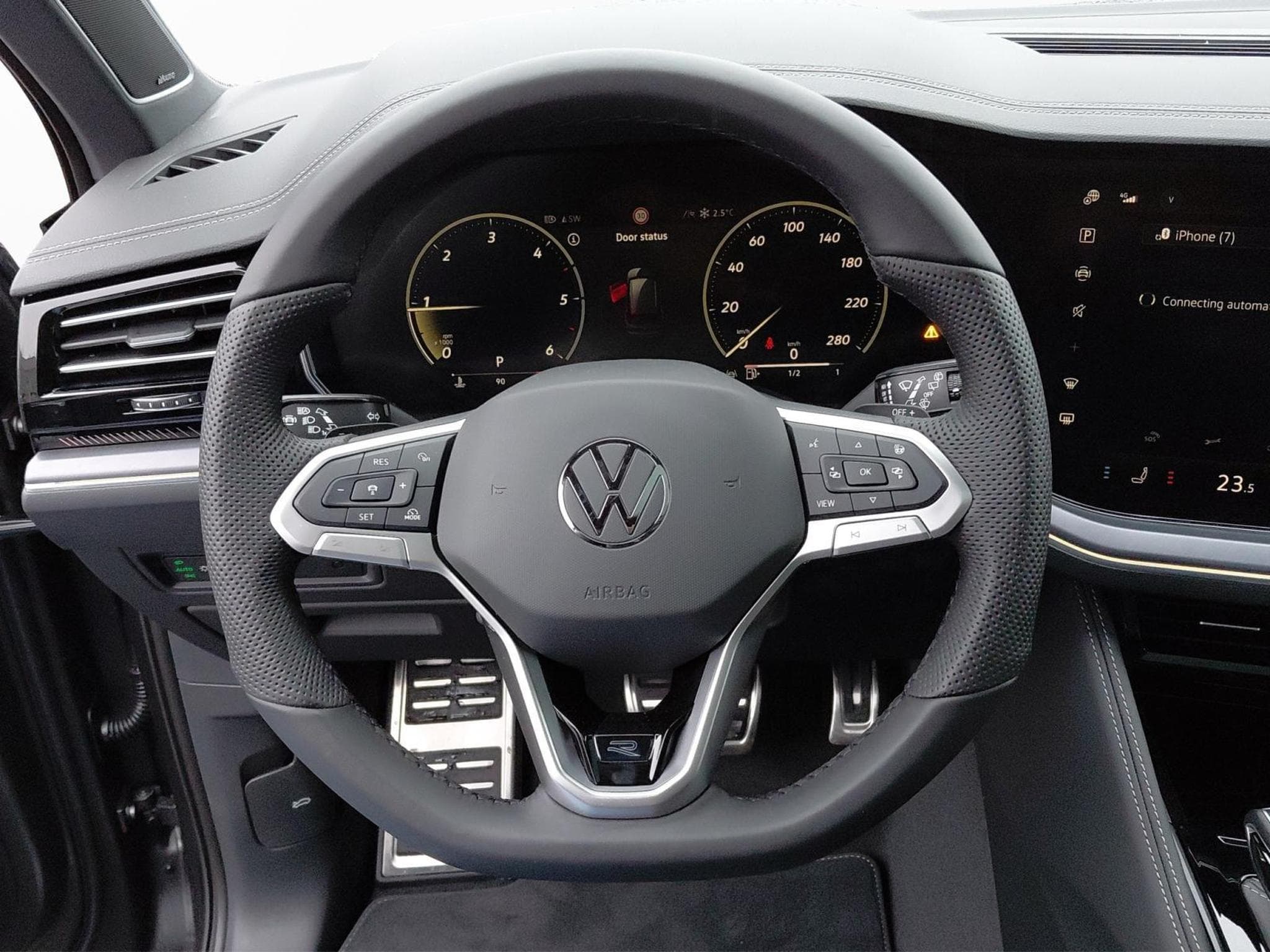 VW Touareg R-Line (2025) - Photo 10