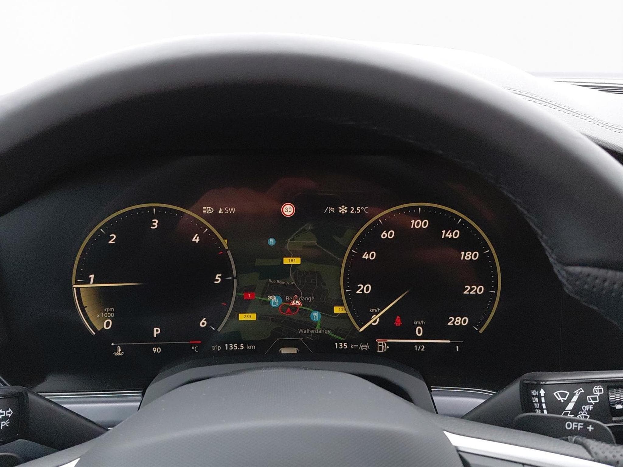 VW Touareg R-Line (2025) - Photo 11