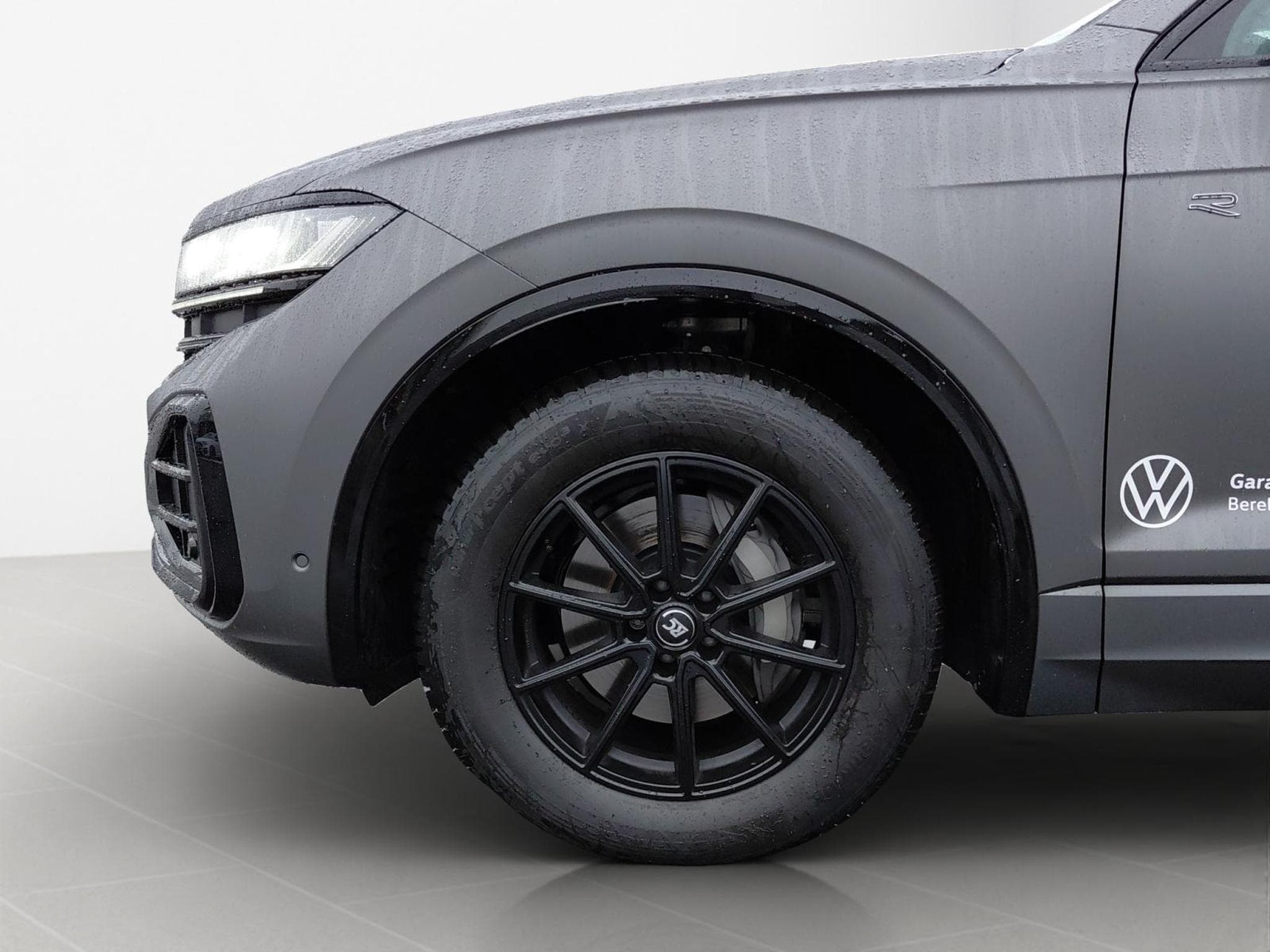 VW Touareg R-Line (2025) - Photo 8