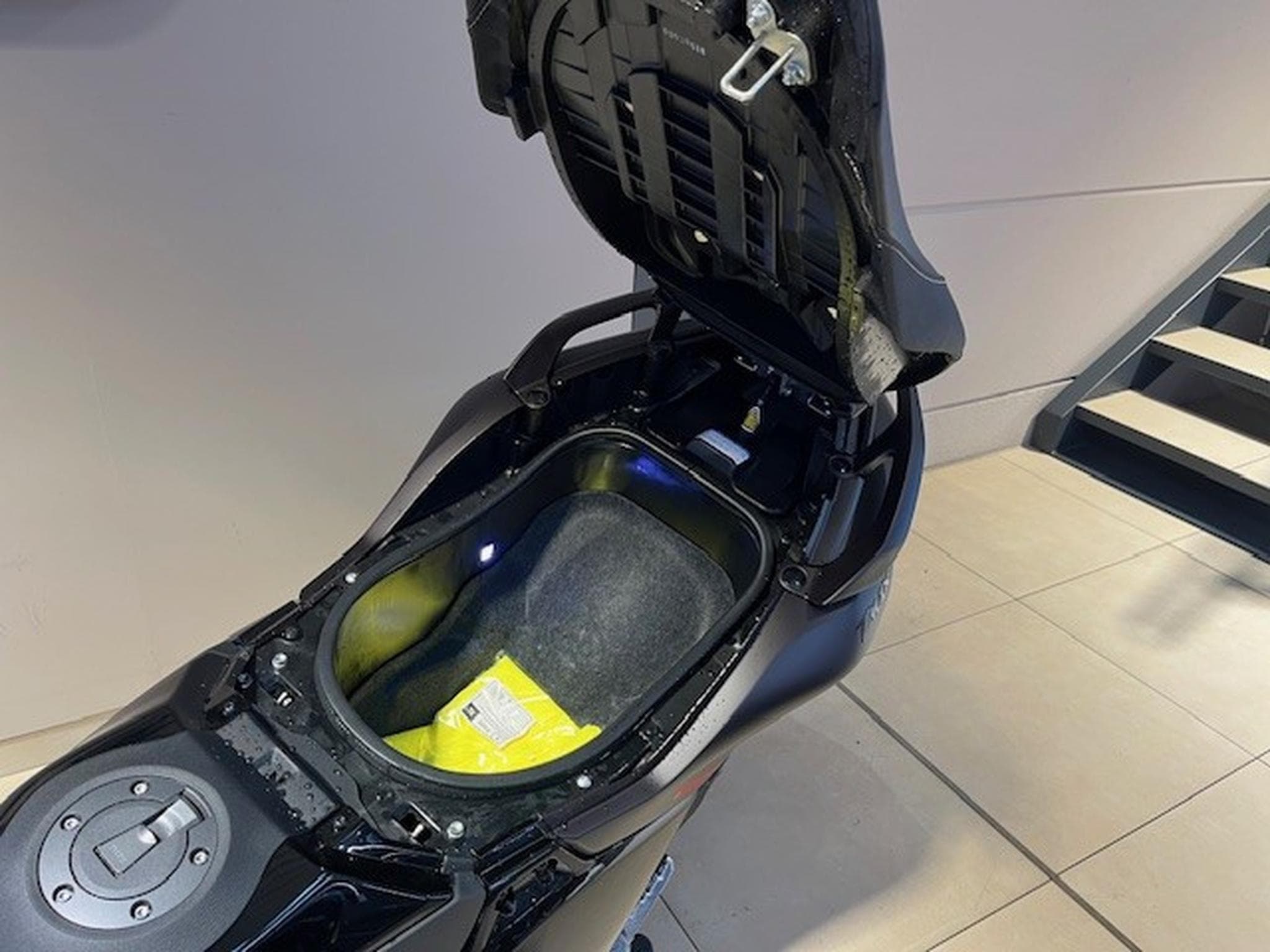 Yamaha T-Max Tech Max (2025) - Foto 13