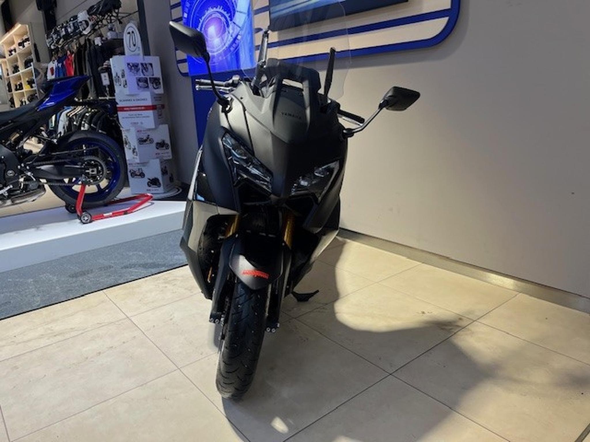 Yamaha T-Max Tech Max (2025) - Foto 4