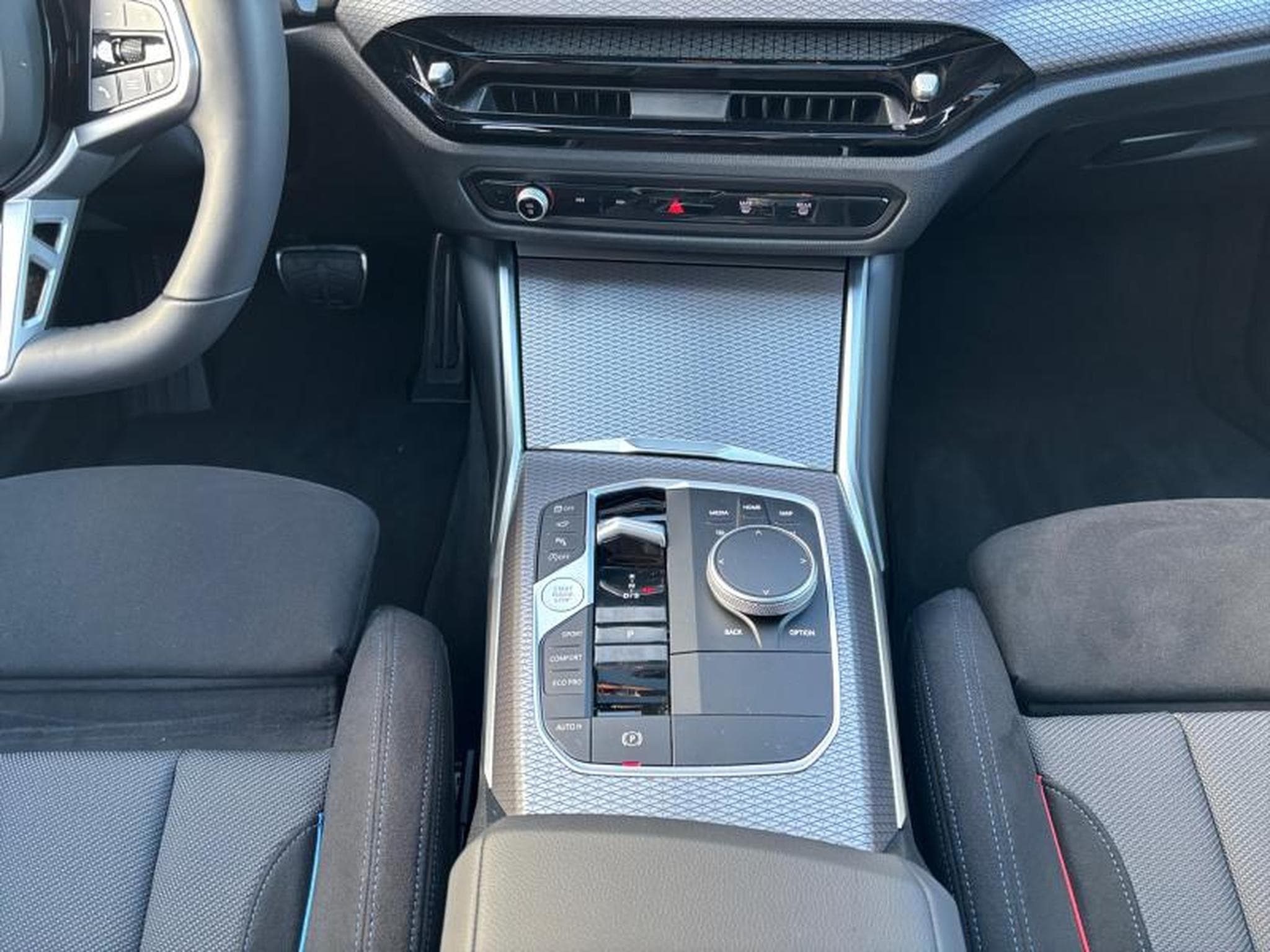 BMW 320 320i Touring Kit M Sport (2025) - Photo 11