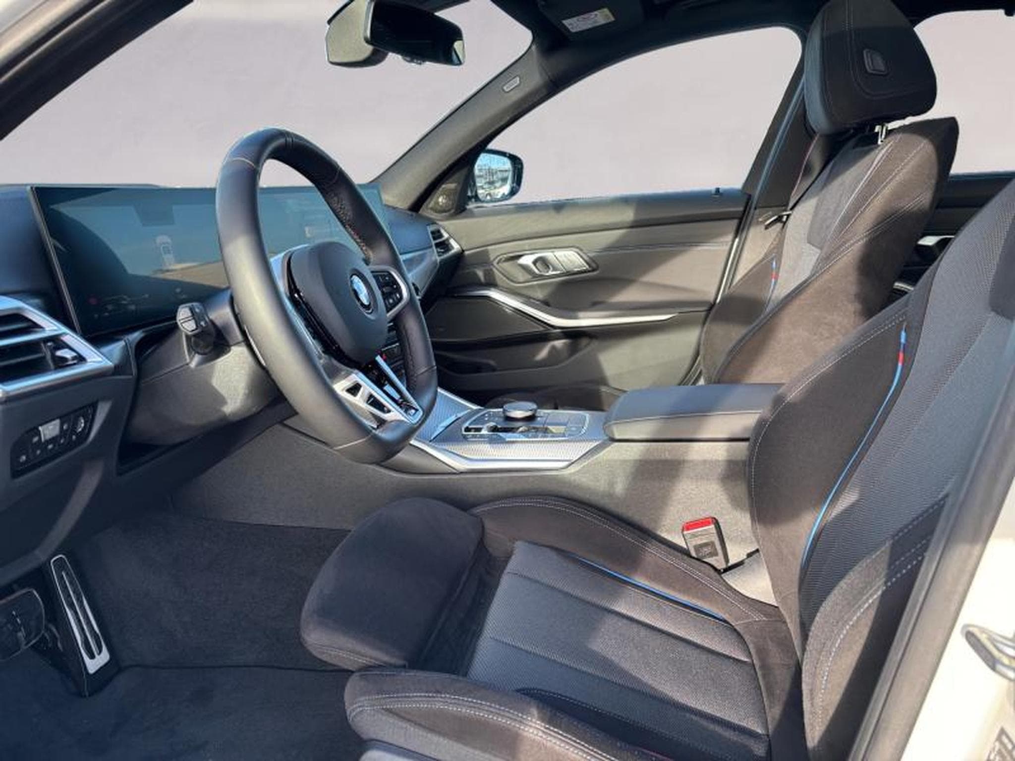 BMW 320 320i Touring Kit M Sport (2025) - Photo 6