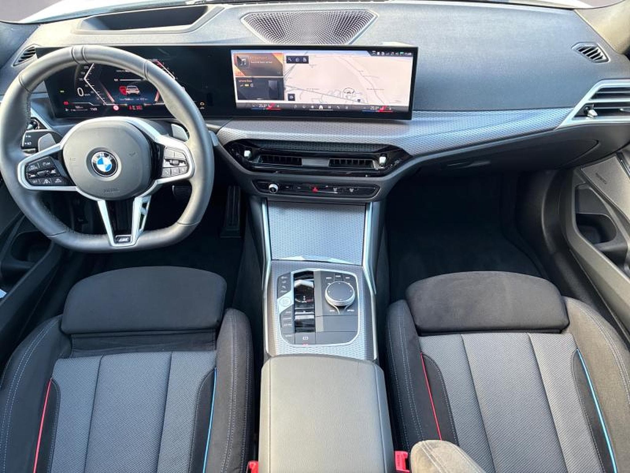 BMW 320 320i Touring Kit M Sport (2025) - Photo 7