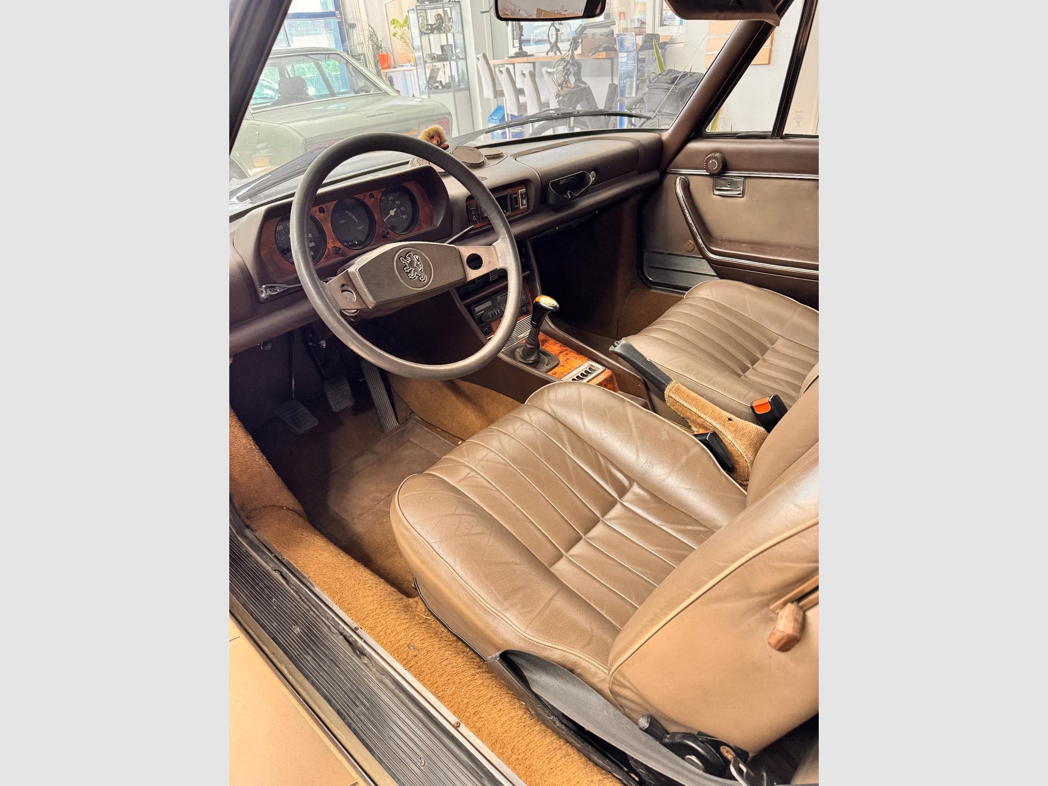 Peugeot 504 2.0 (1981) - Photo 2