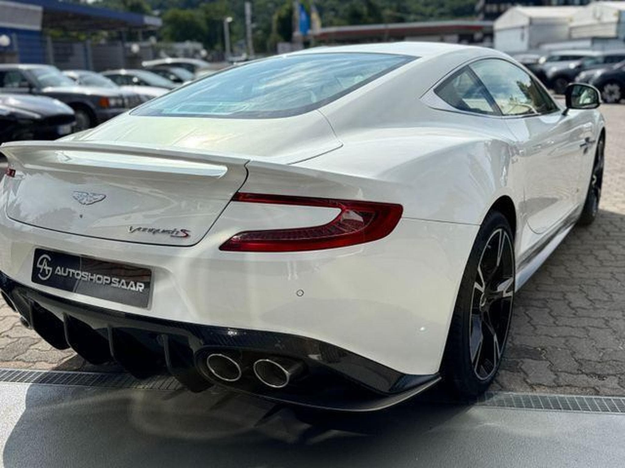 Aston-Martin Vanquish S  Serie limitée "PEARL" (2018) - Foto 5