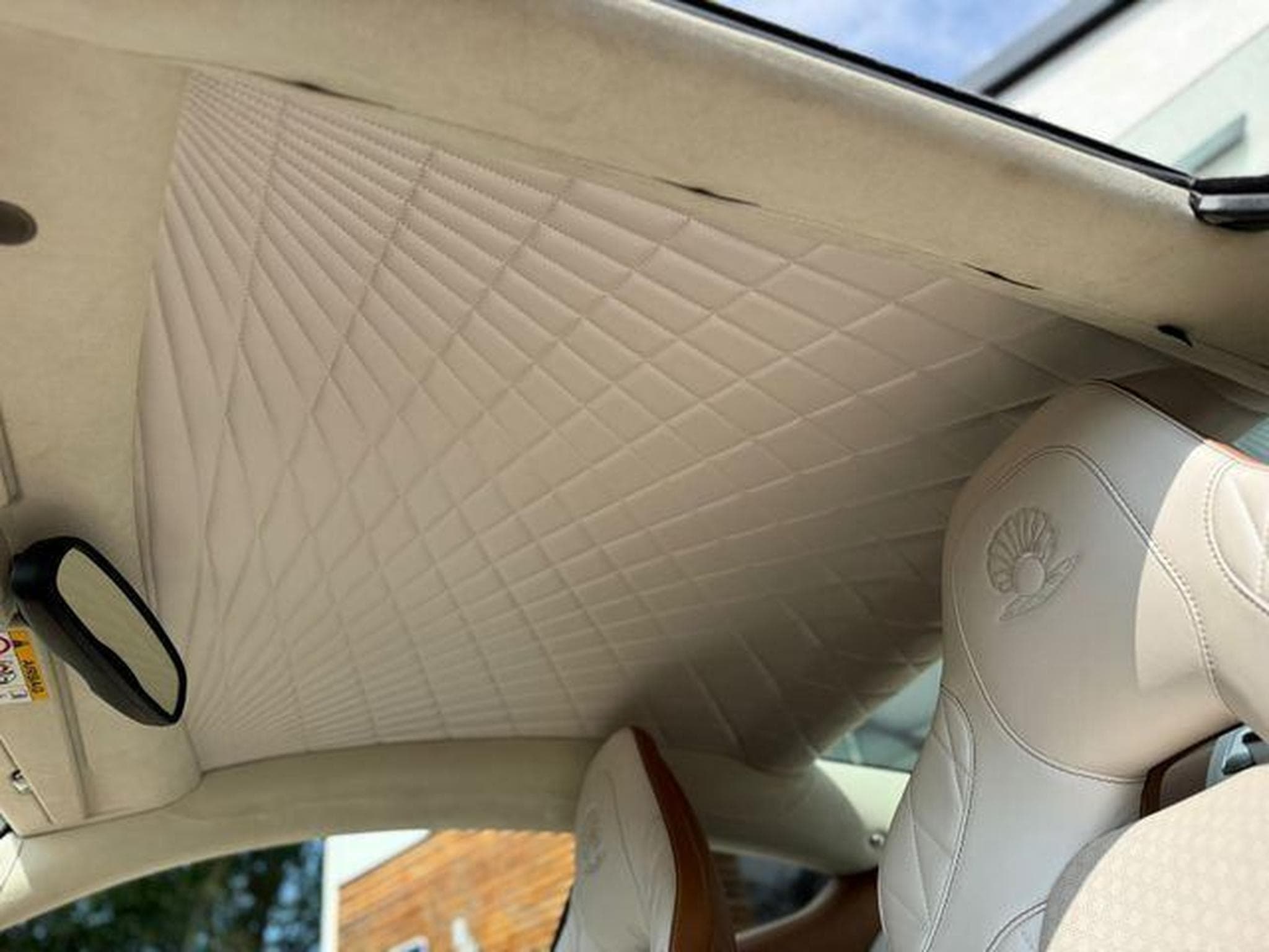 Aston-Martin Vanquish S  Serie limitée "PEARL" (2018) - Foto 11