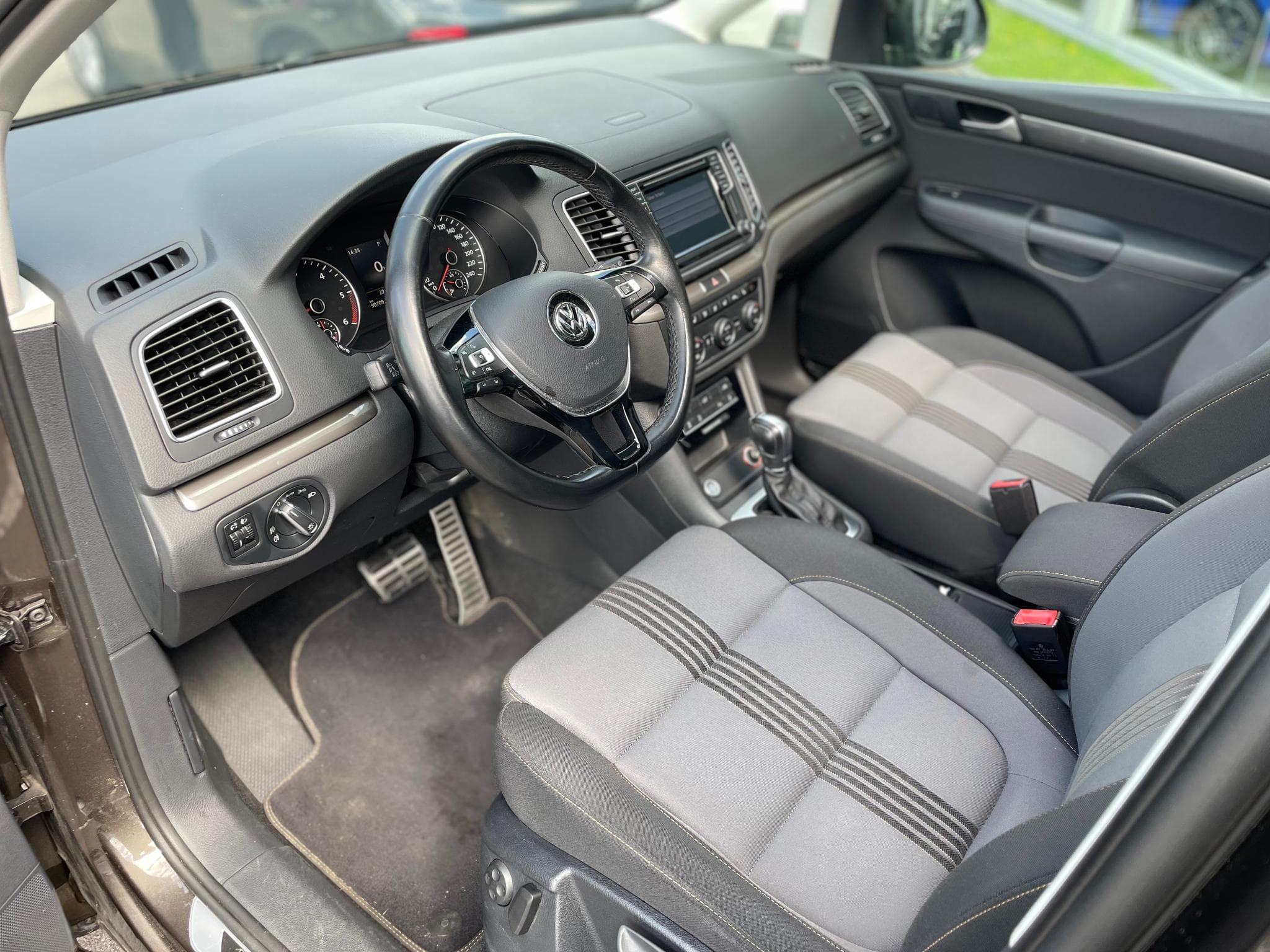 VW Sharan 2.0 Tdi 150 DSG Allstar 7 places (2016) - Photo 7