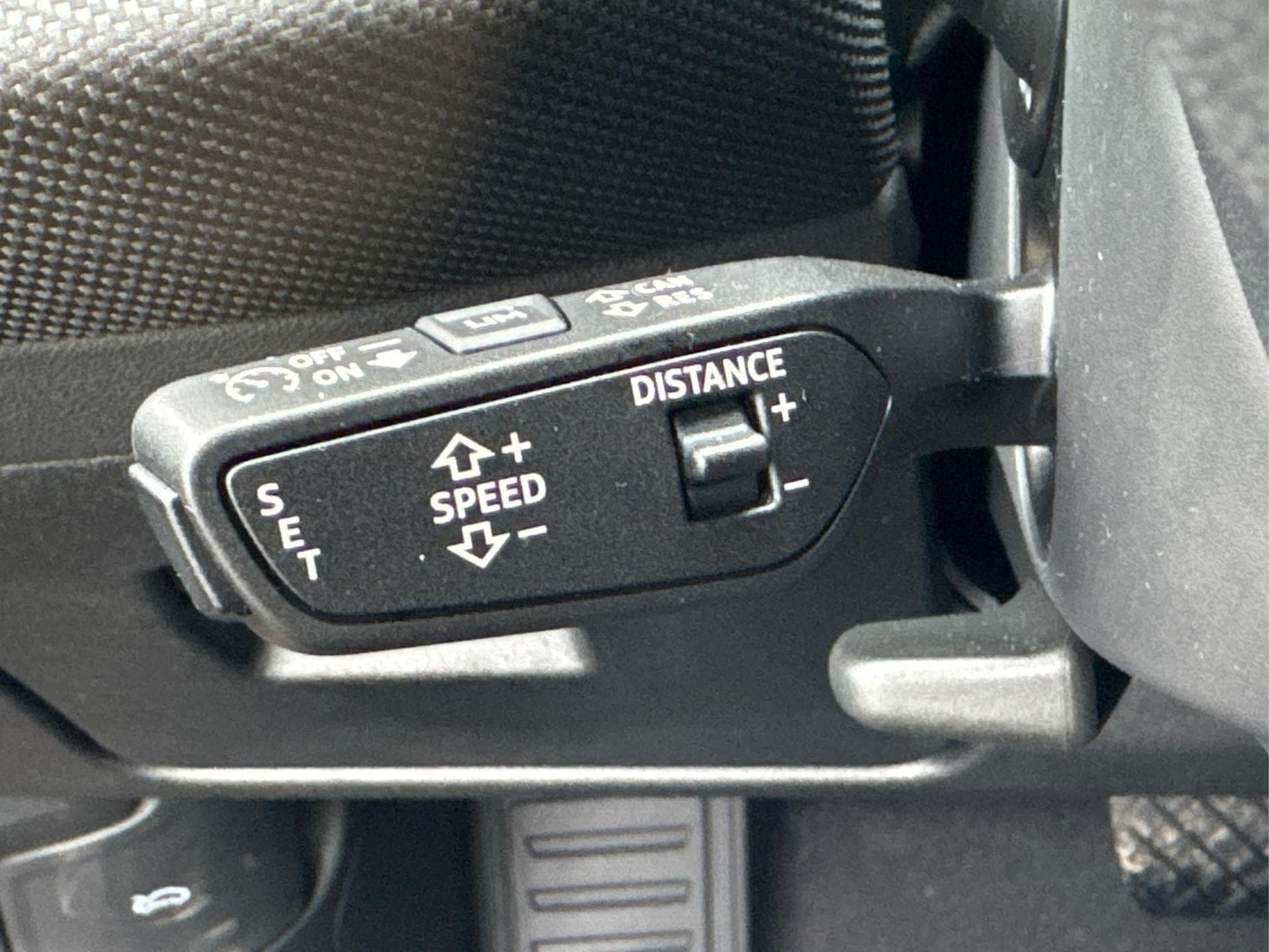 Audi A5 Avant Basis (2024) - Photo 16