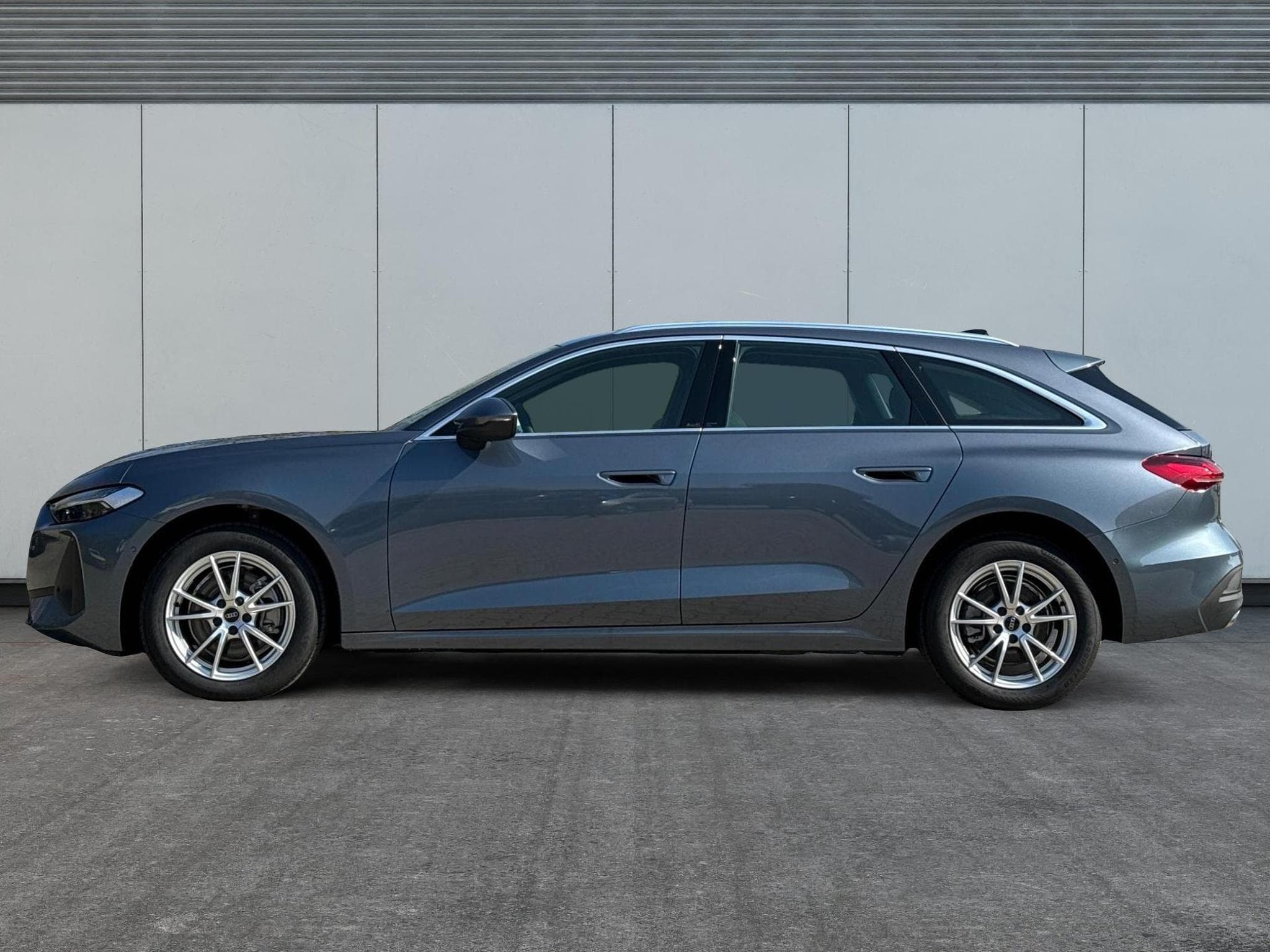 Audi A5 Avant Basis (2024) - Photo 2