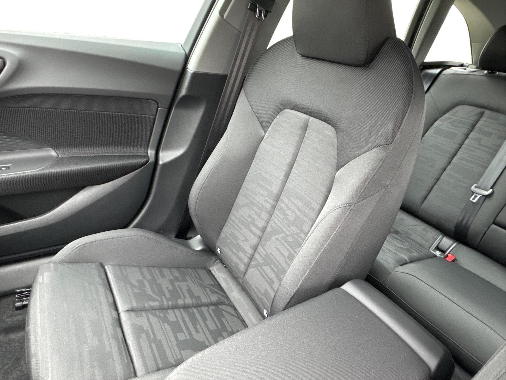 Audi A5 Avant Basis (2024) - Photo 22