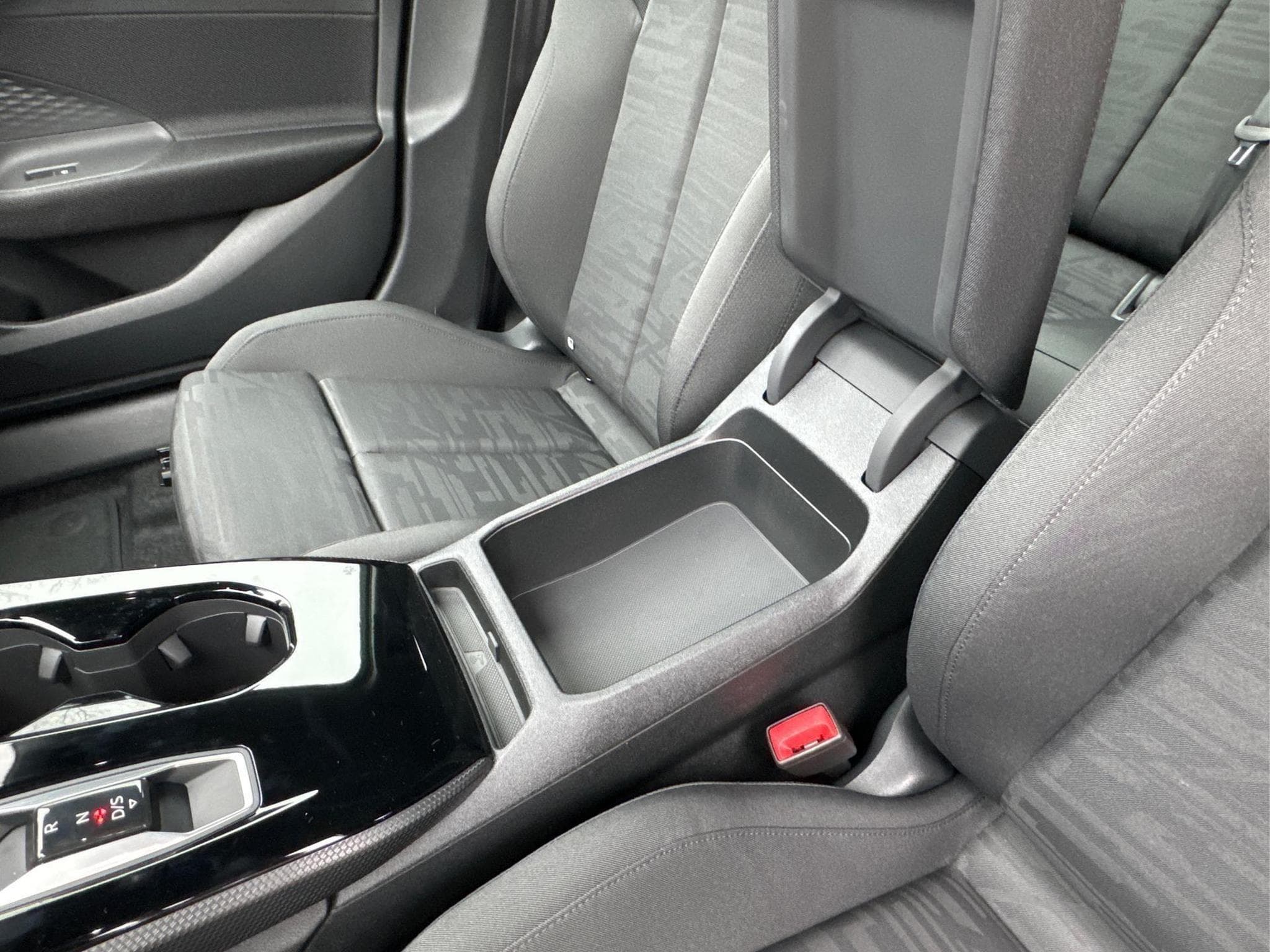 Audi A5 Avant Basis (2024) - Photo 23