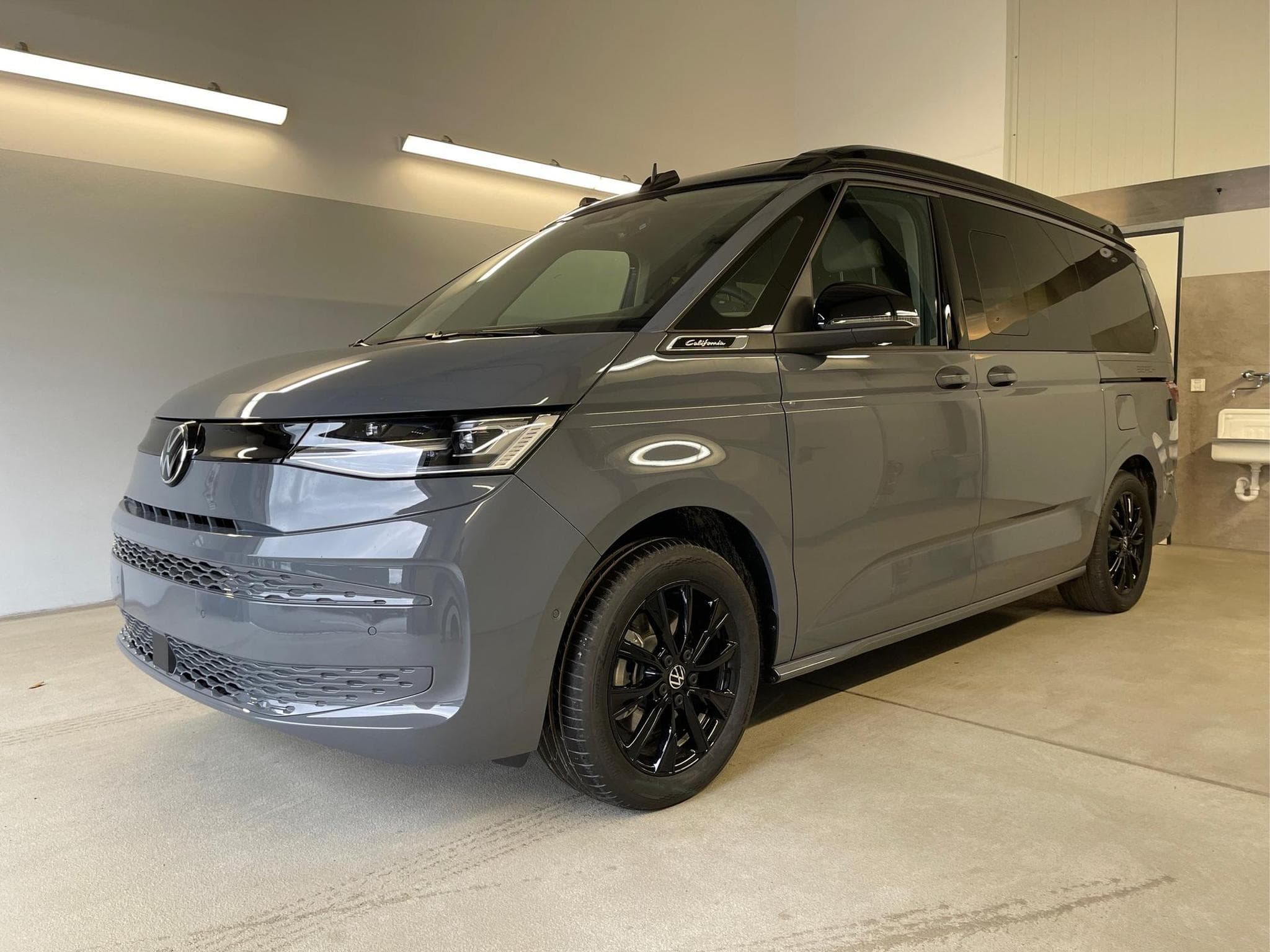 VW California Beach Camper (2025) - Photo 1