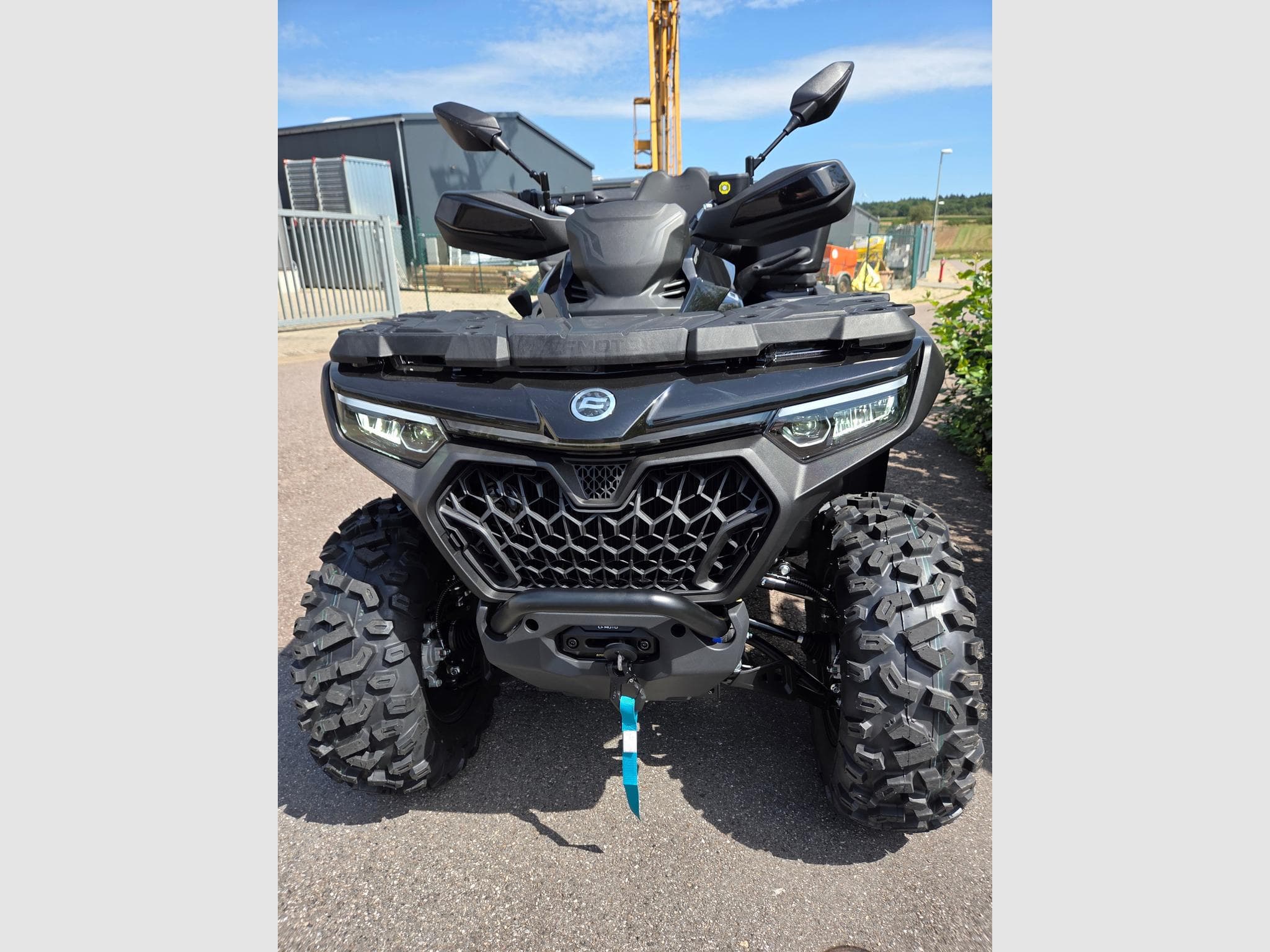 CF Moto CForce CFMOTO Cforce 800 ABS T3b 105KM/H SCHWARZ mit Koffer (2025) - Foto 4