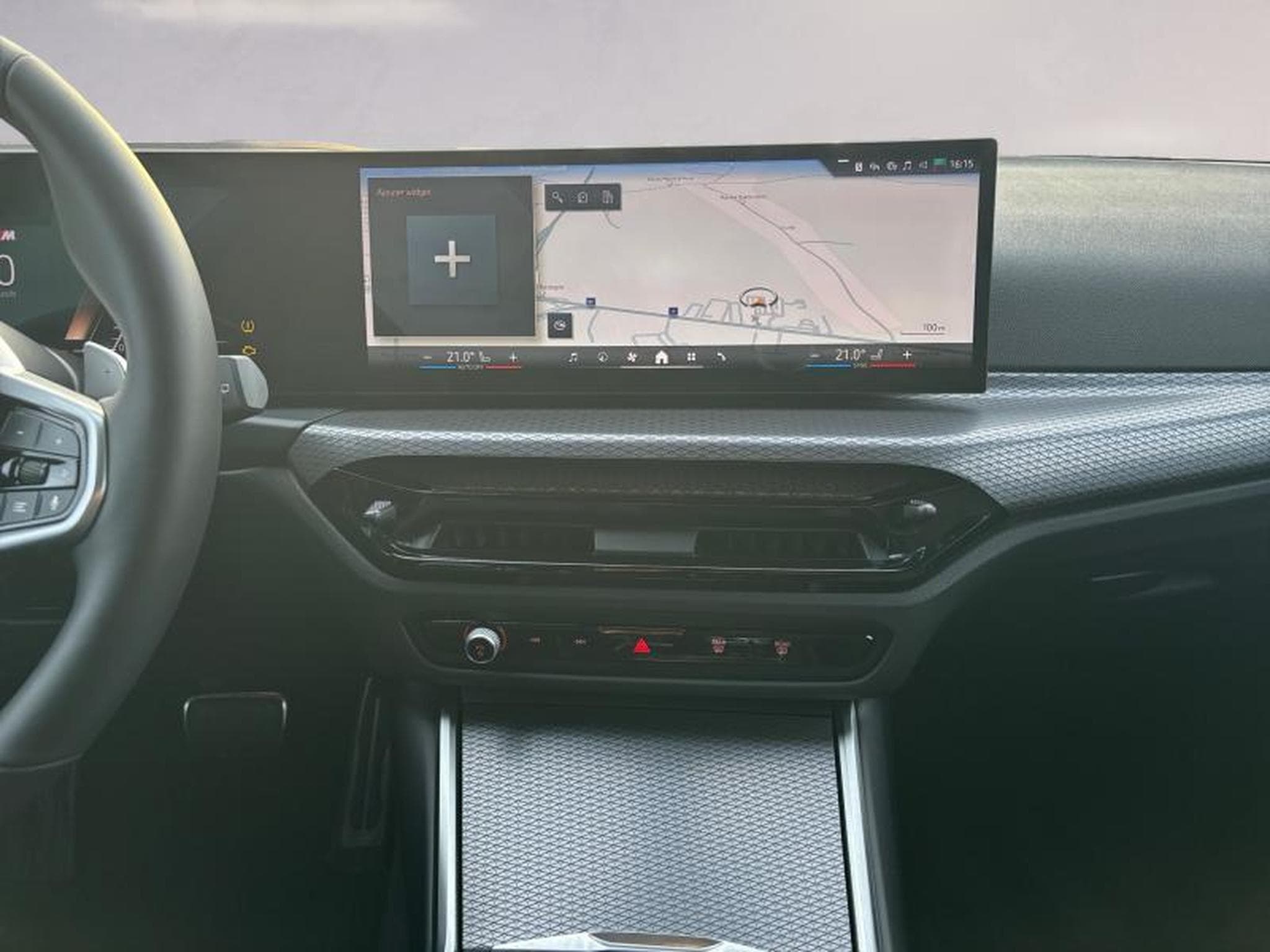 BMW 318 318i Touring Kit M Sport (2025) - Photo 10