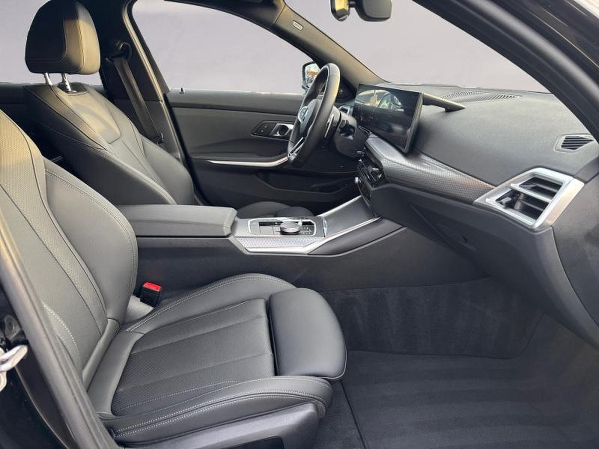 BMW 318 318i Touring Kit M Sport (2025) - Photo 11