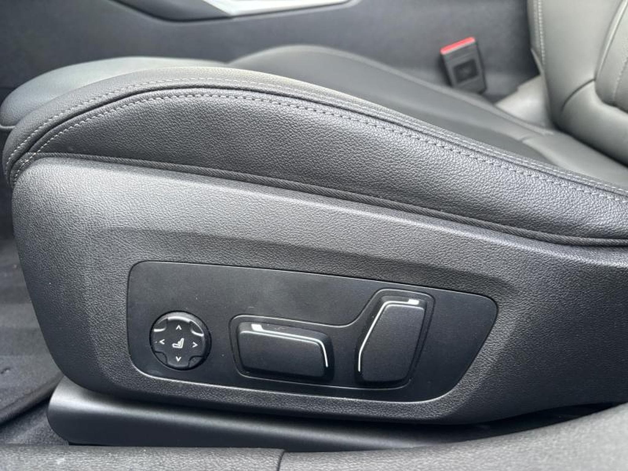 BMW 318 318i Touring Kit M Sport (2025) - Photo 13