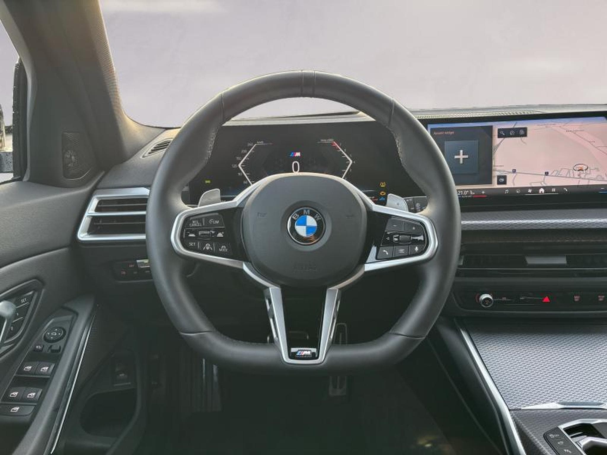 BMW 318 318i Touring Kit M Sport (2025) - Photo 15